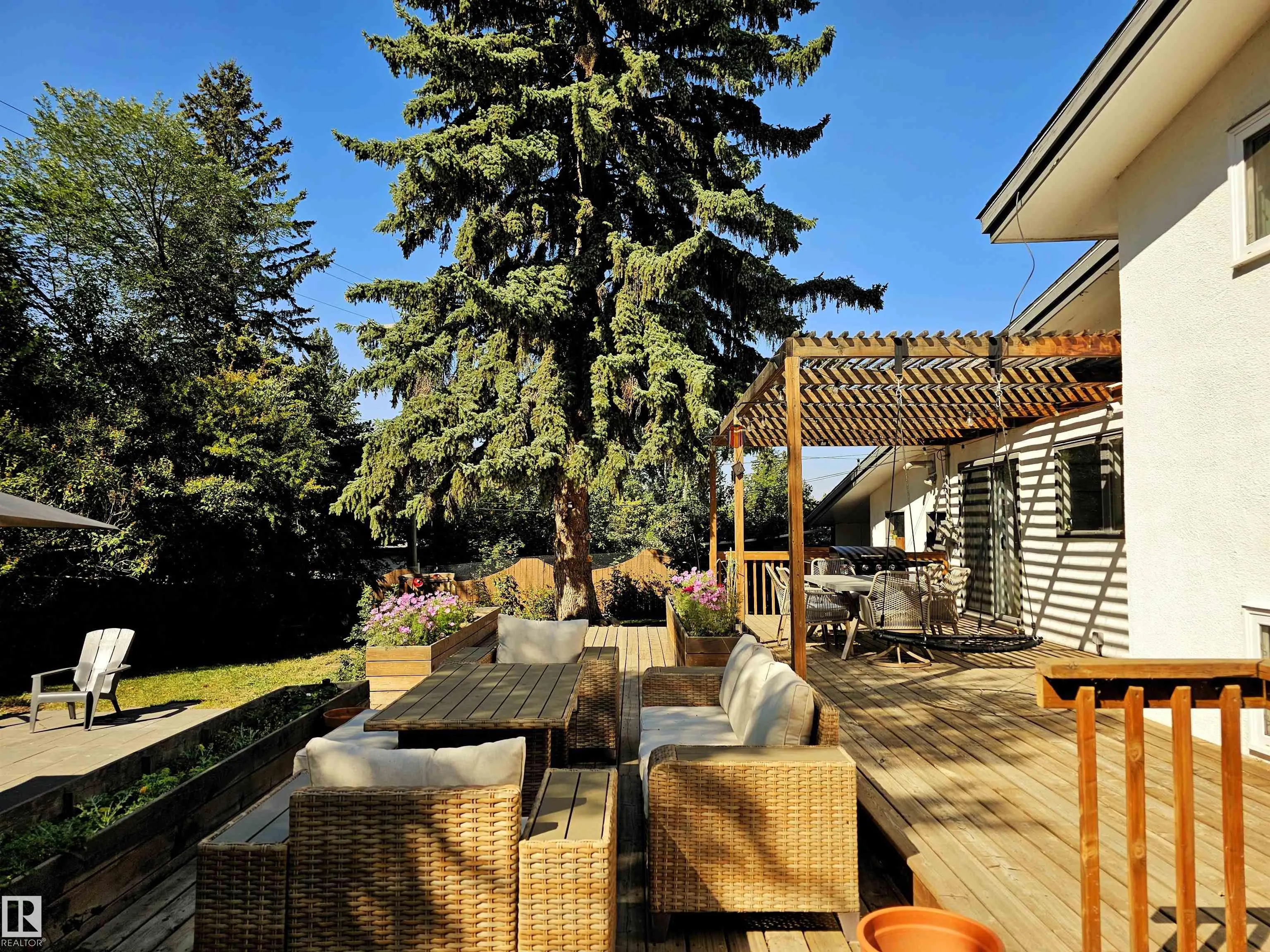 47 GLENMORE Crescent