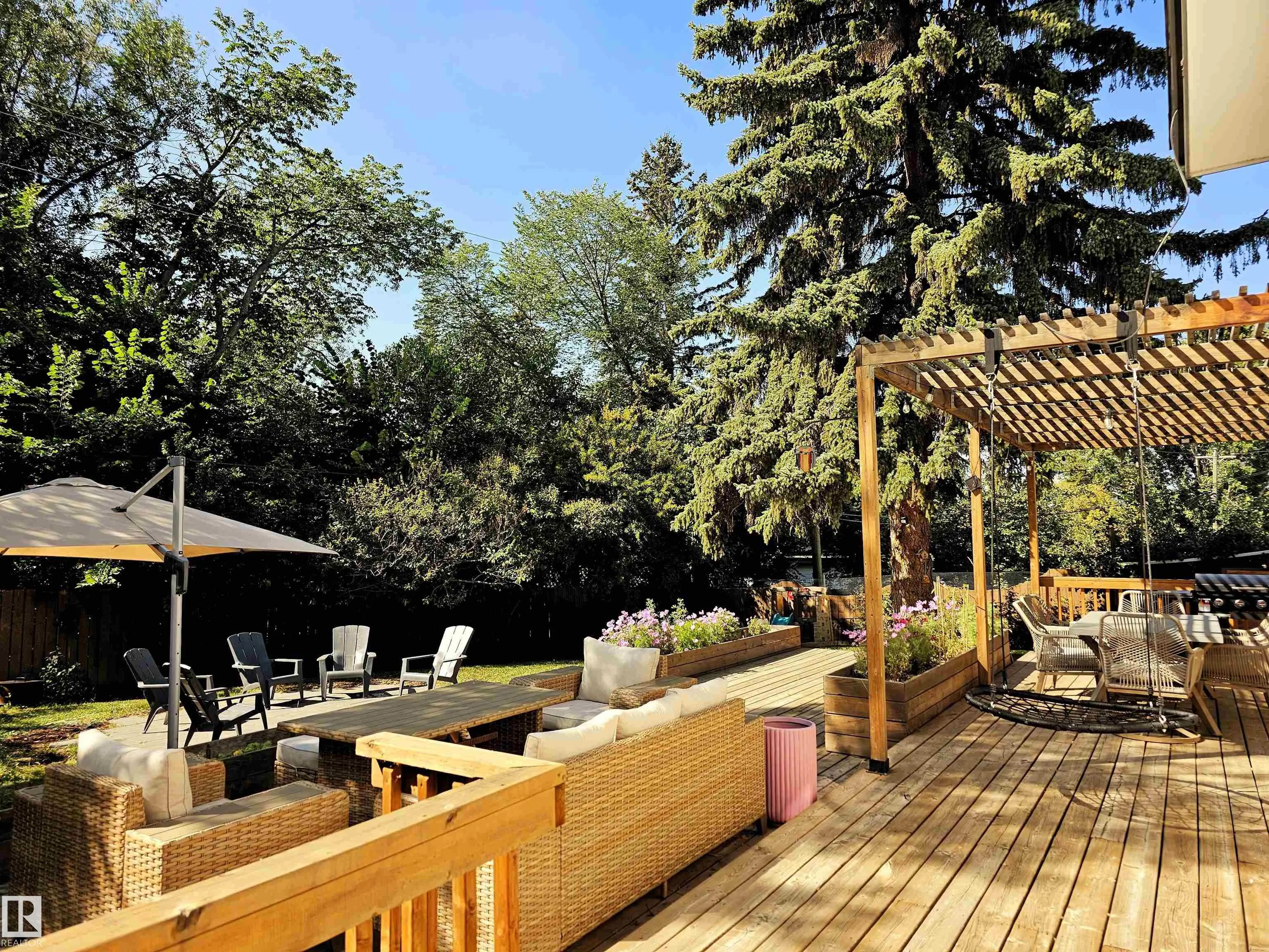 47 GLENMORE Crescent