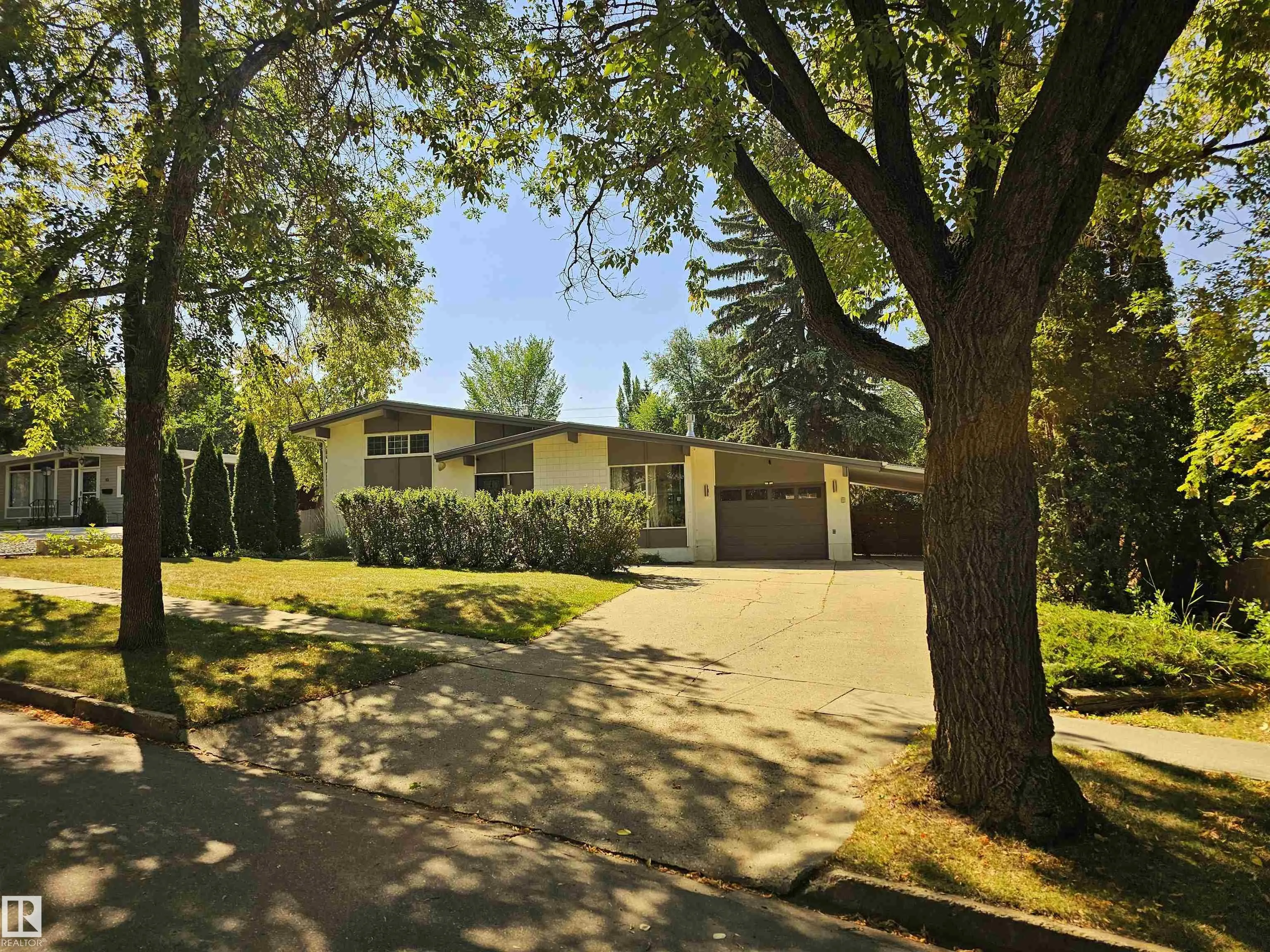 47 GLENMORE Crescent