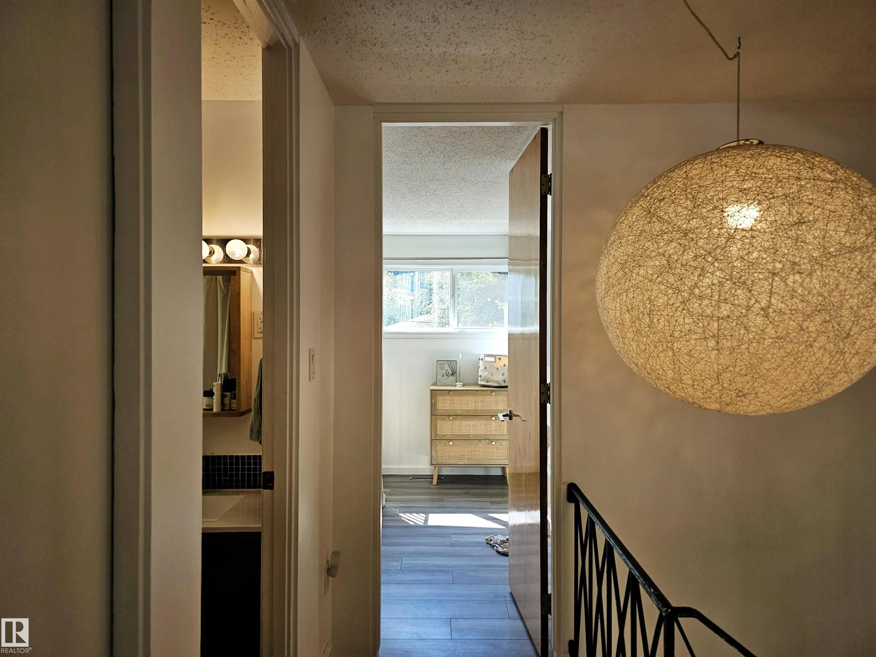 47 GLENMORE Crescent