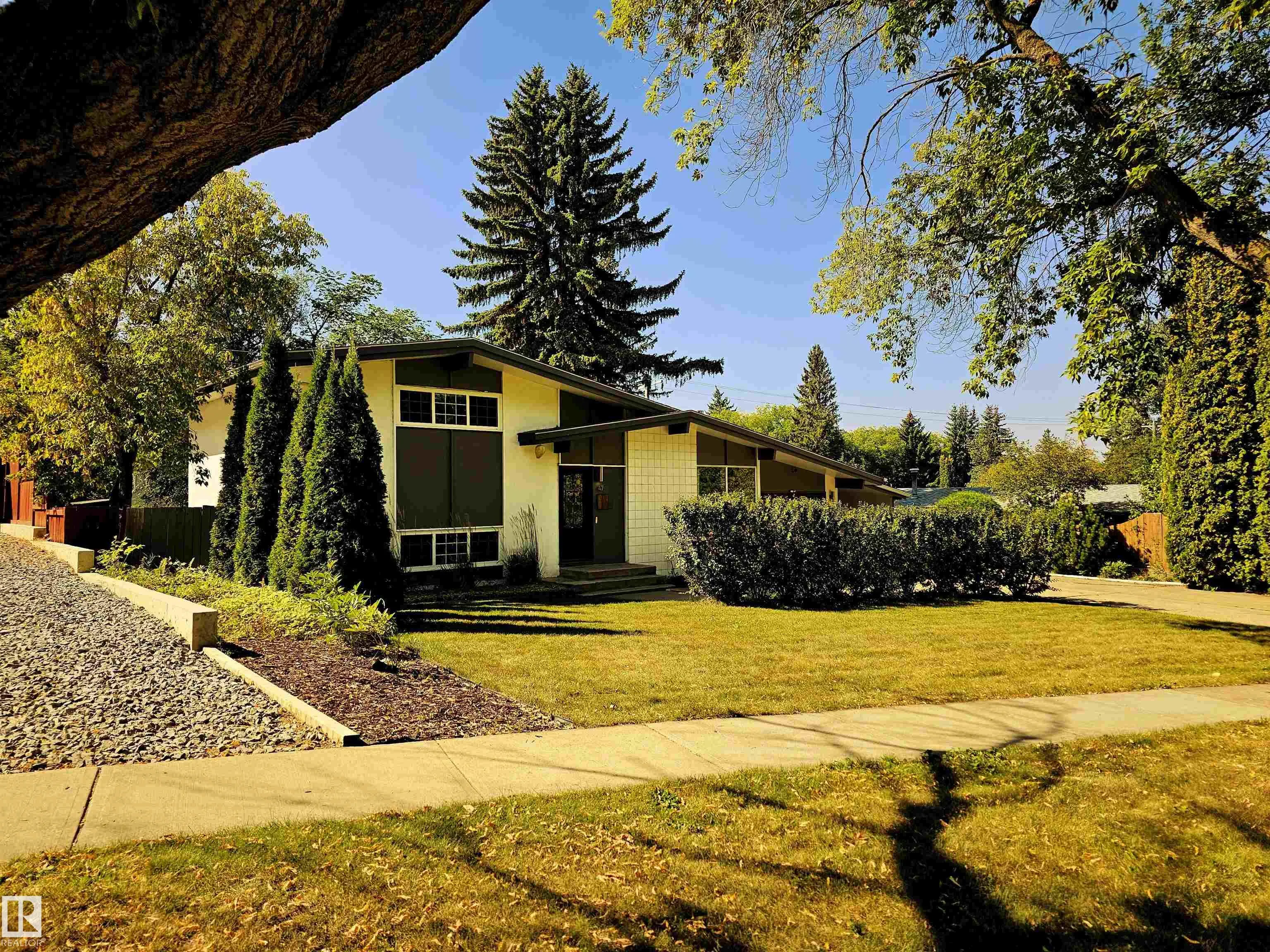 47 GLENMORE Crescent