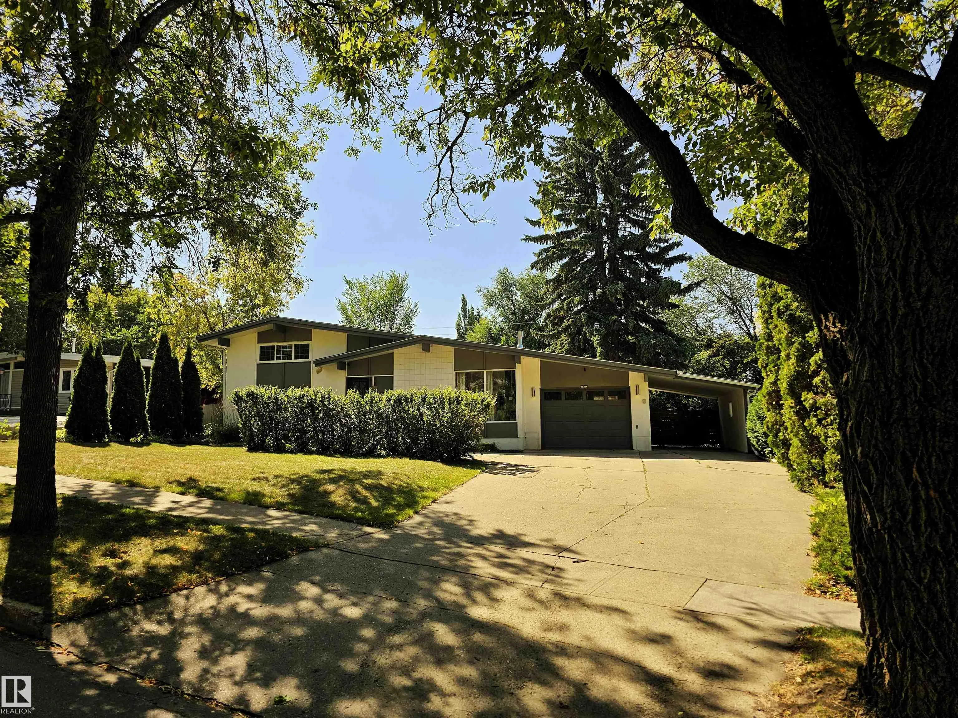 47 GLENMORE Crescent