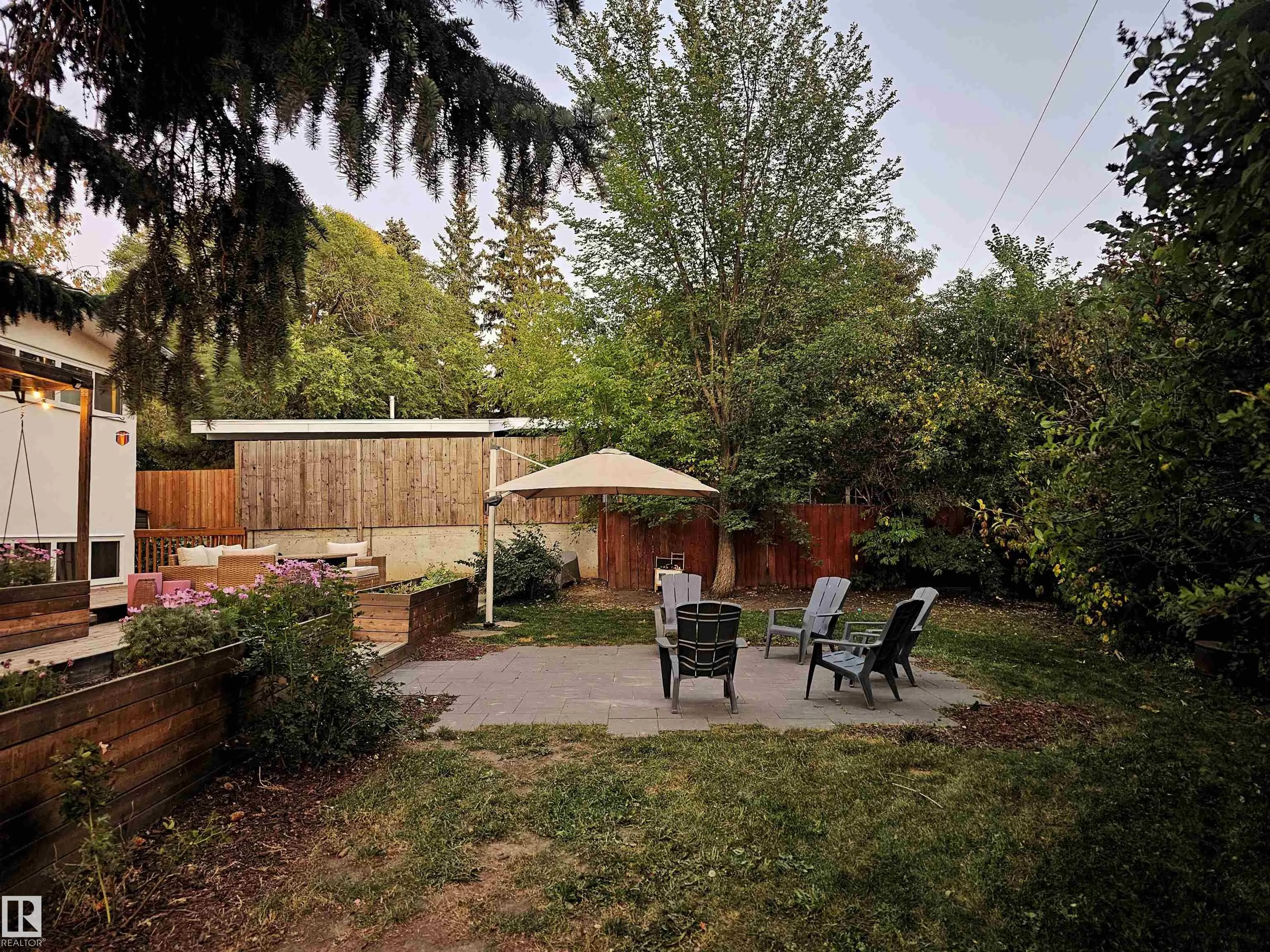 47 GLENMORE Crescent
