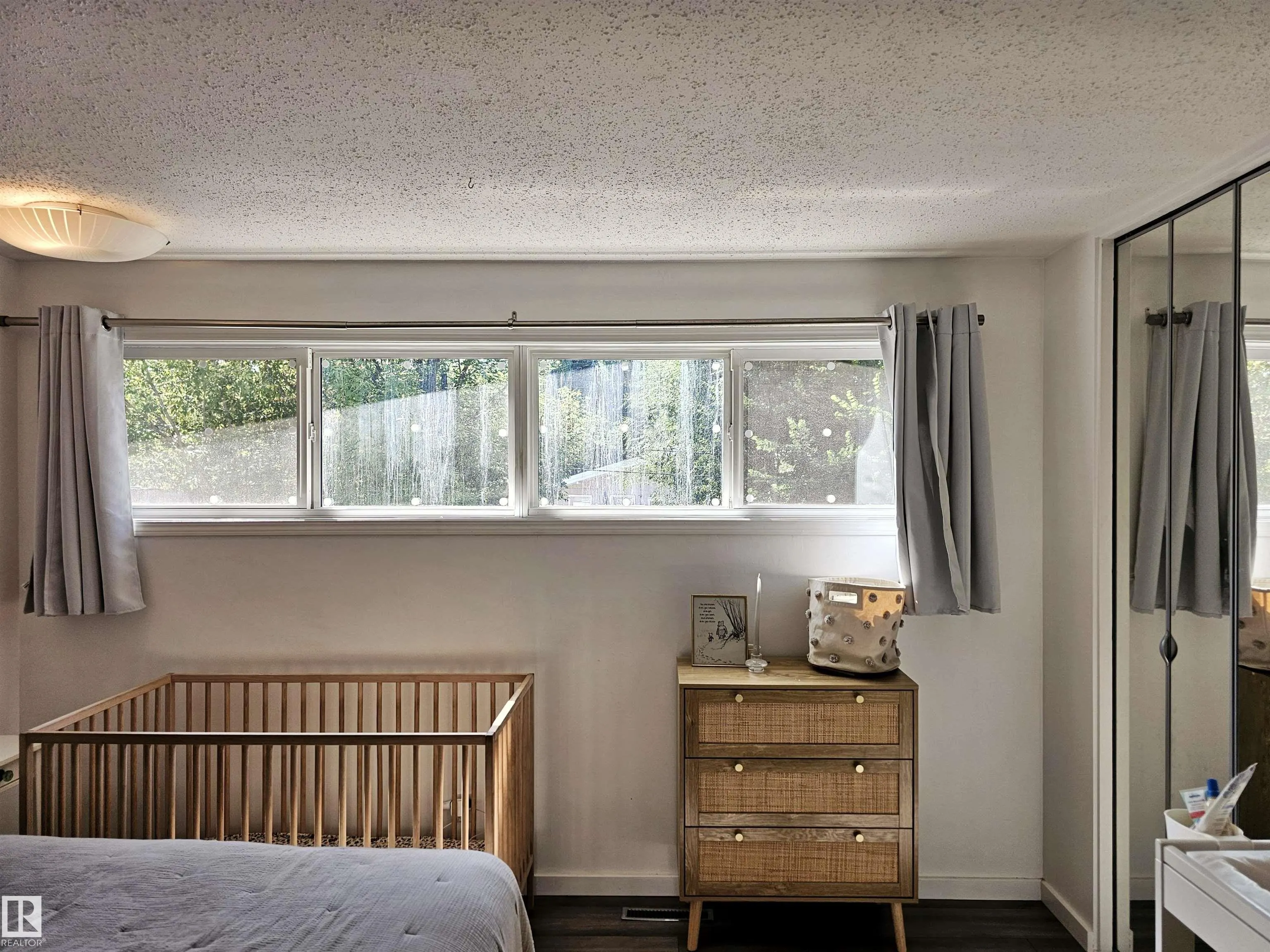47 GLENMORE Crescent