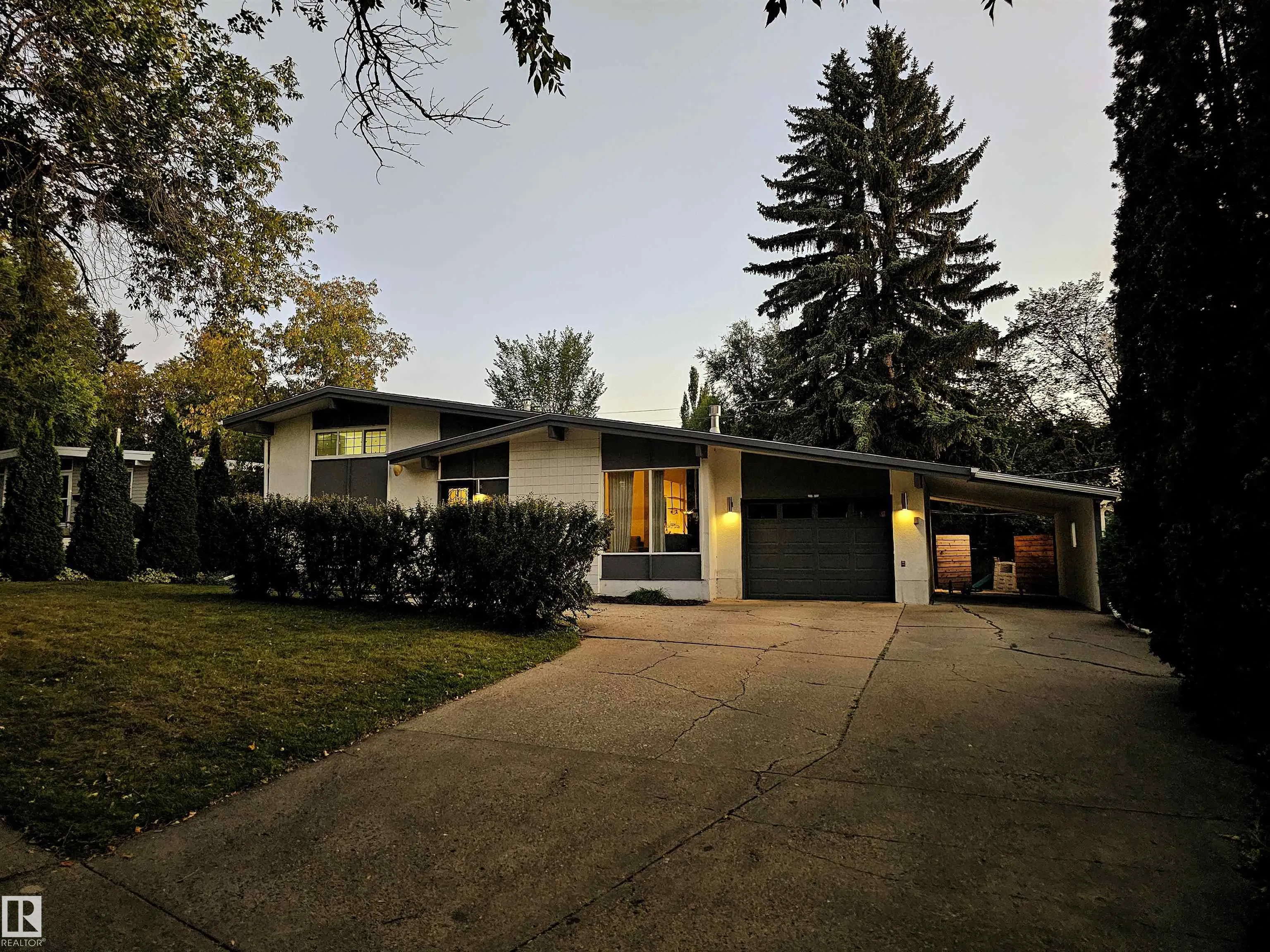 47 GLENMORE Crescent