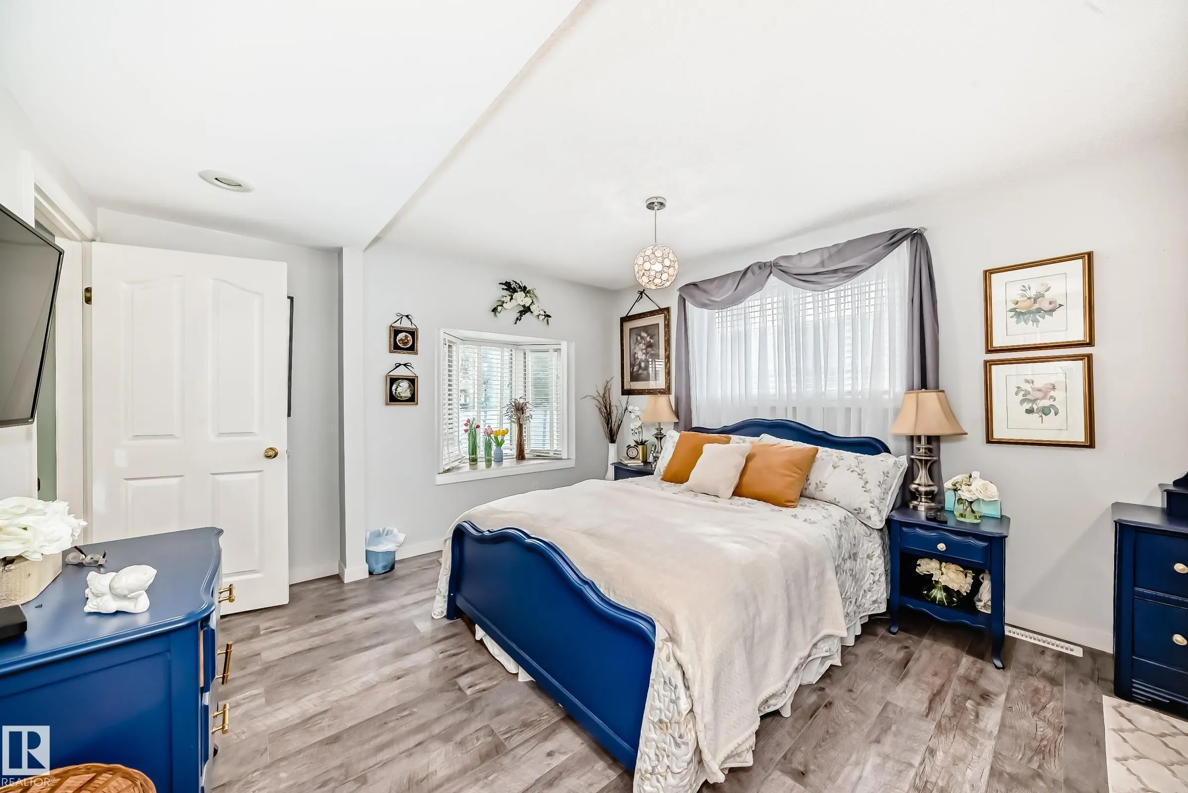 4 GLENDALE Crescent