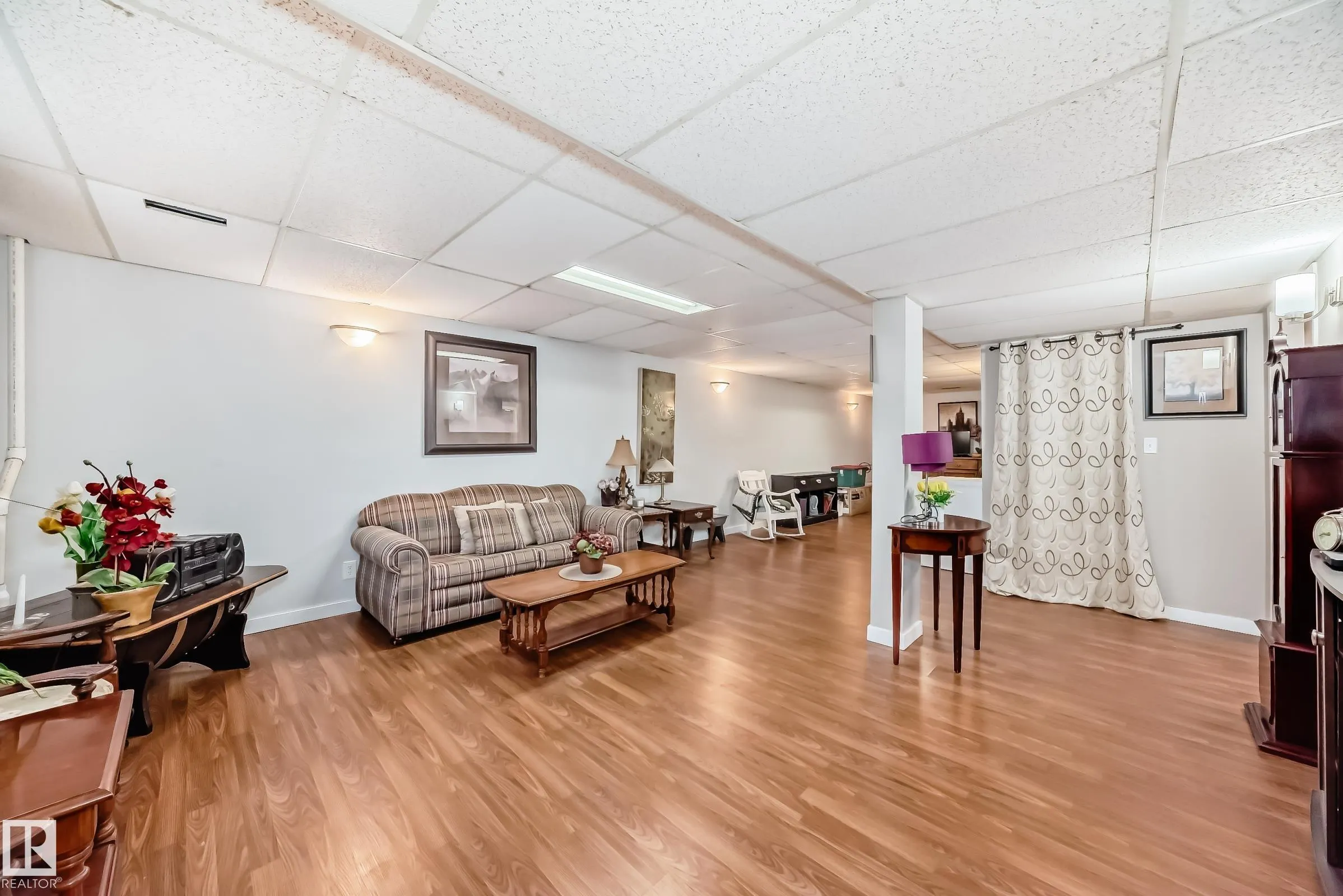 4 GLENDALE Crescent