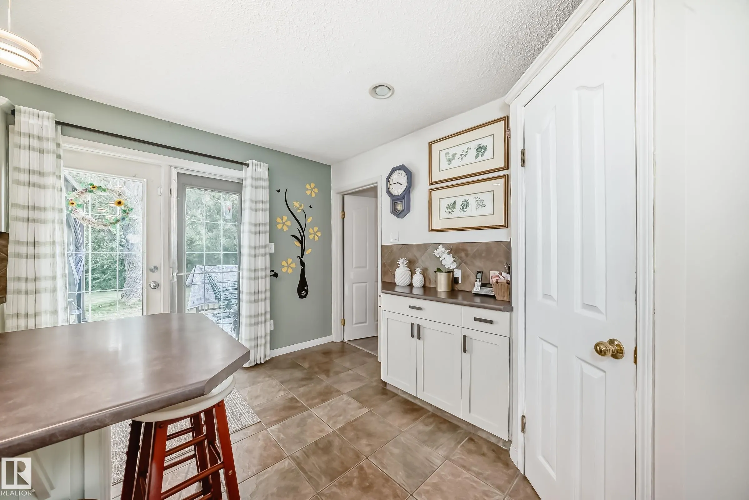 4 GLENDALE Crescent