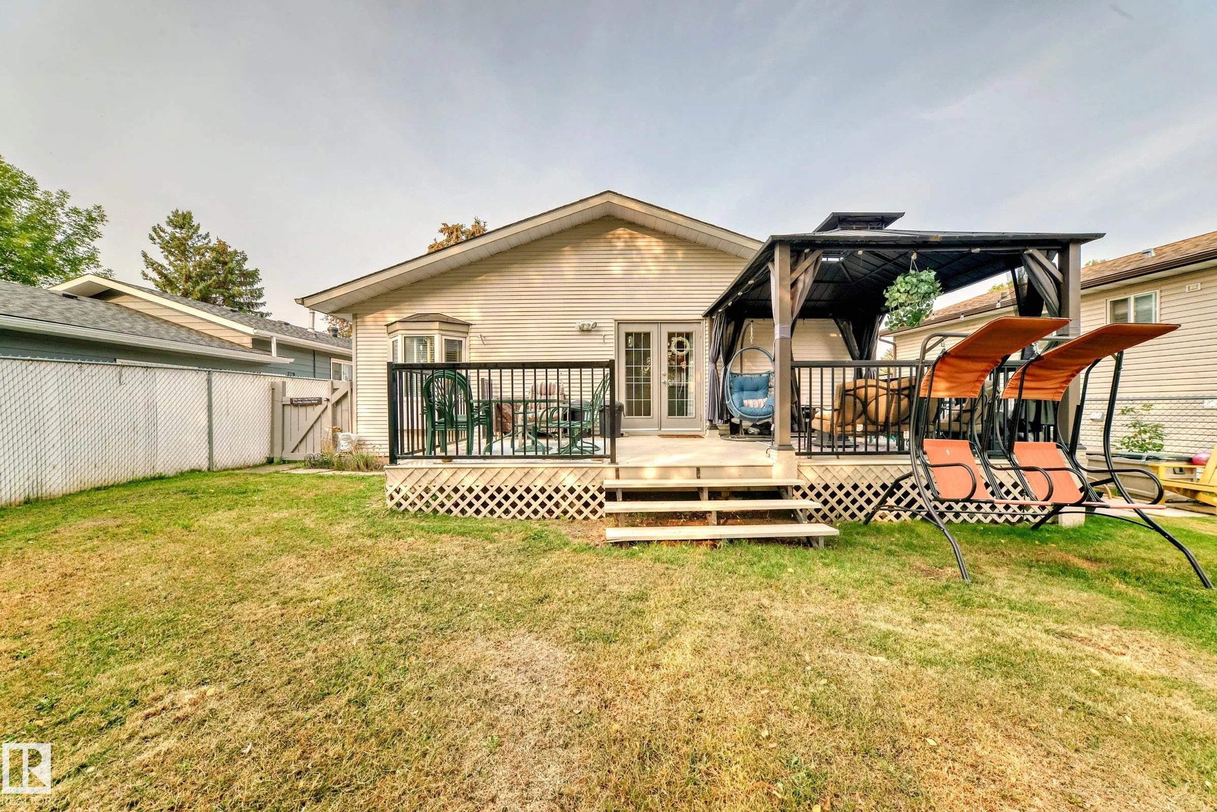 4 GLENDALE Crescent