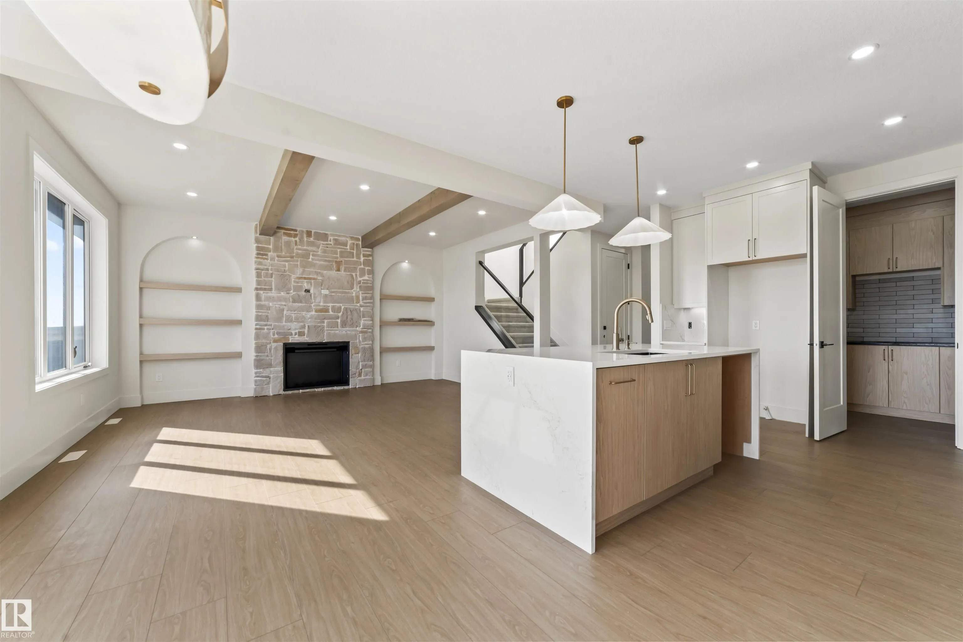 9451 PEAR CRESCENT