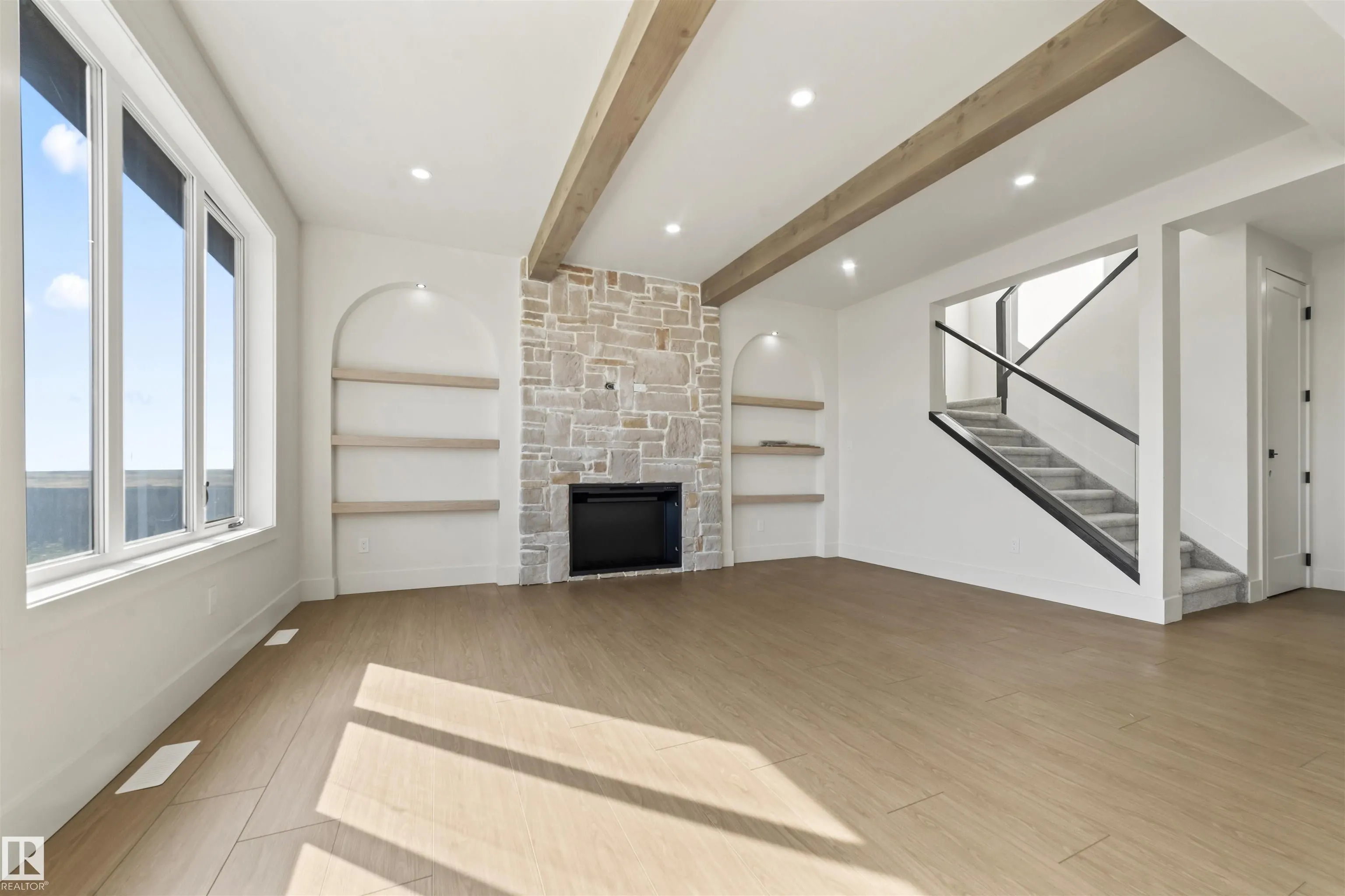 9451 PEAR CRESCENT