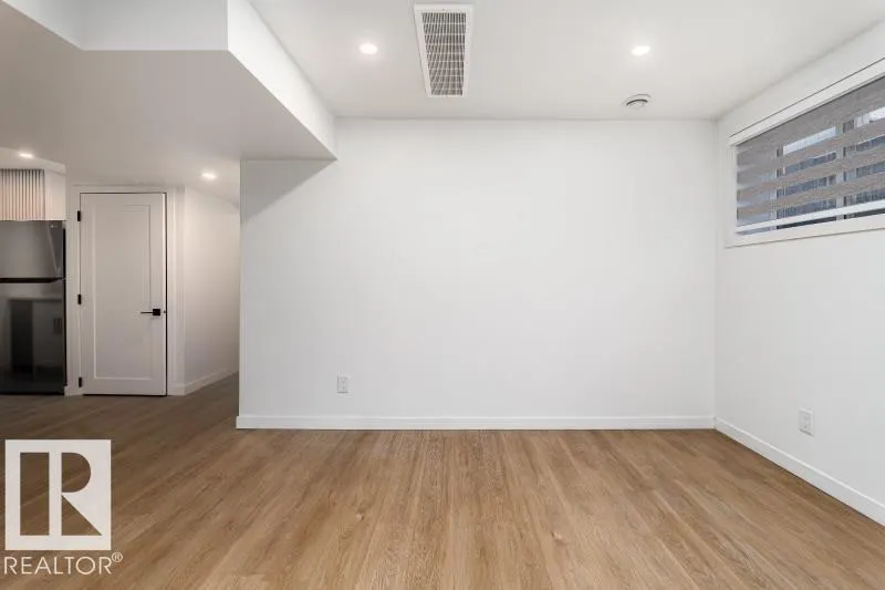 8522/8524 84 Avenue
