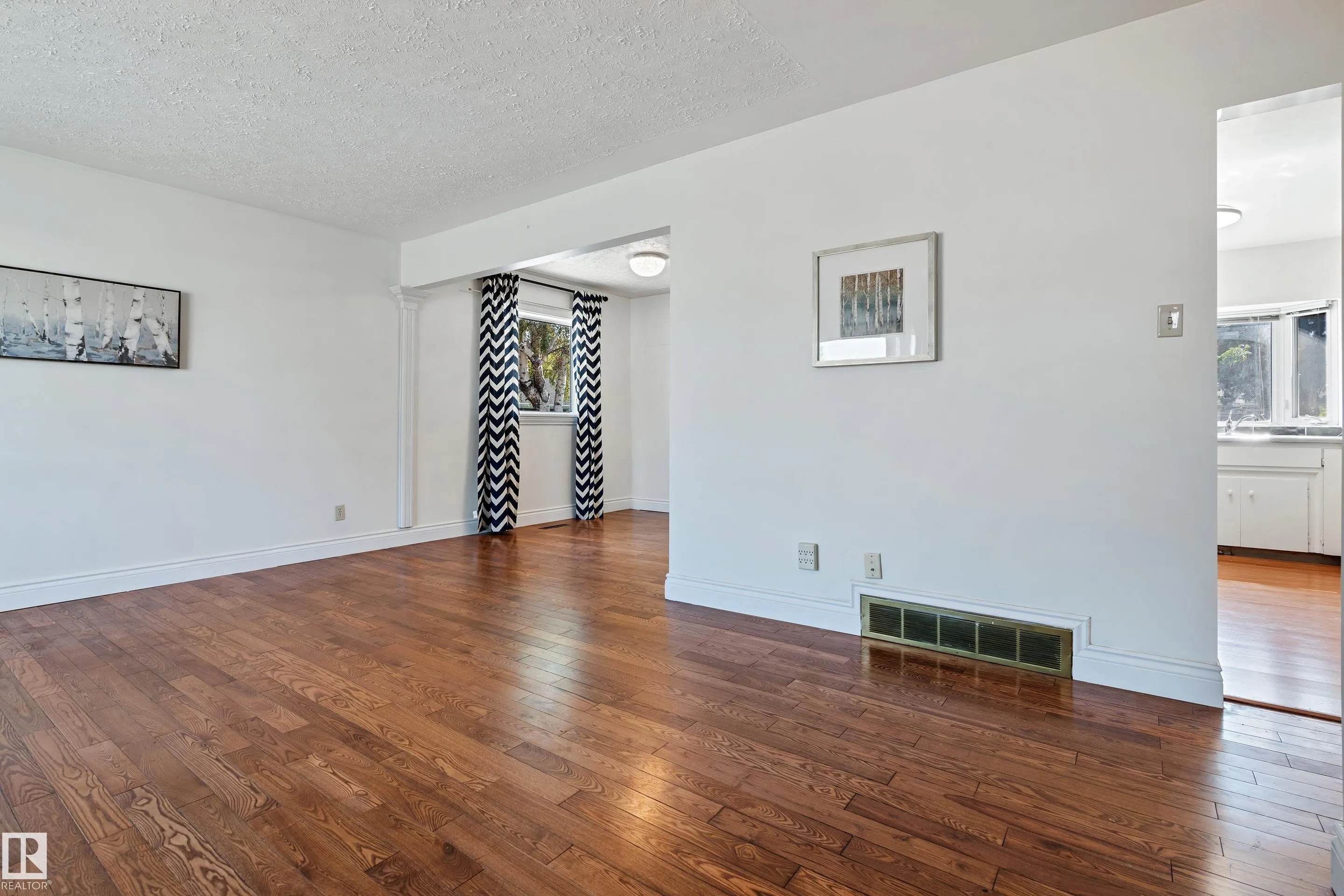 16021 95 Avenue