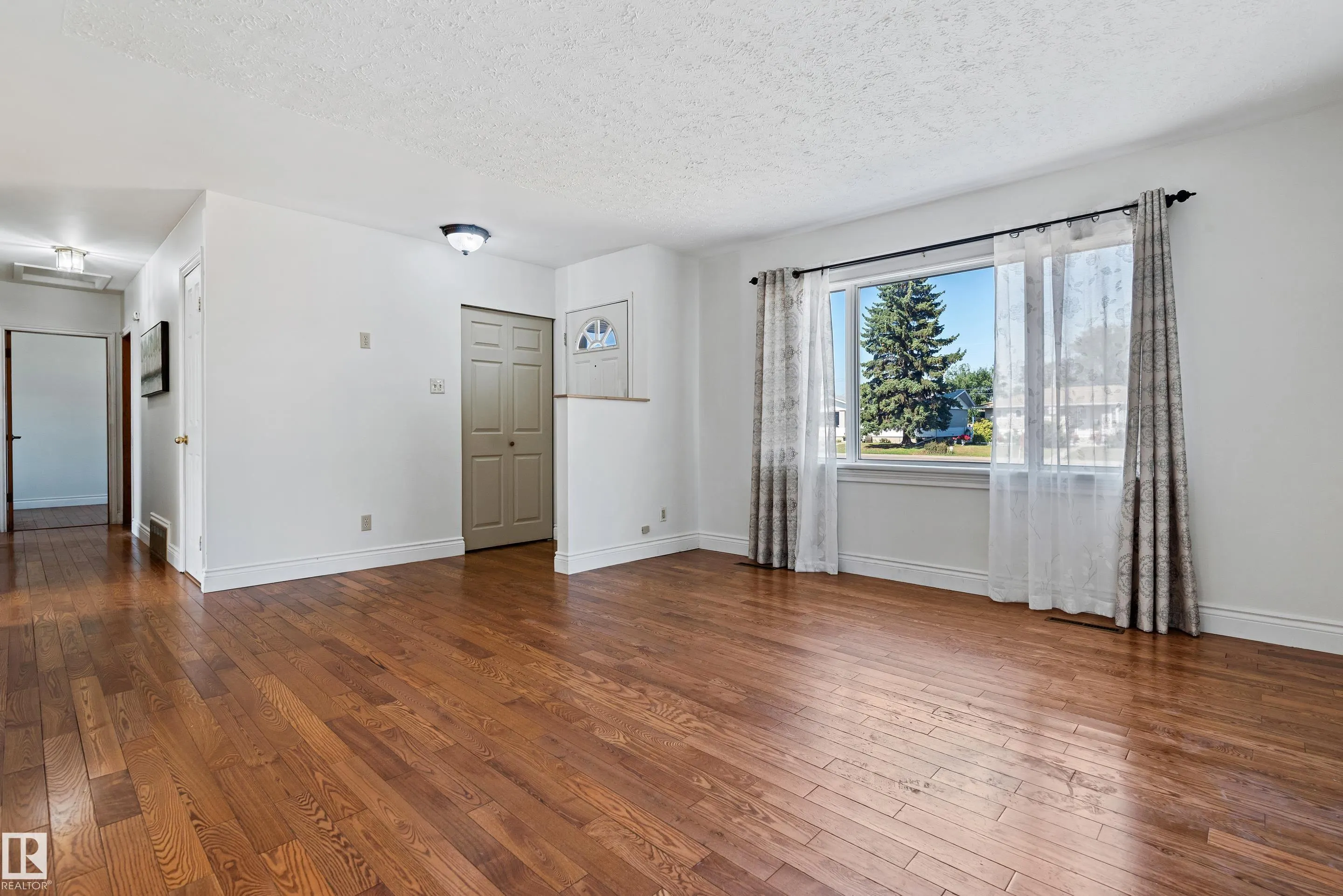 16021 95 Avenue