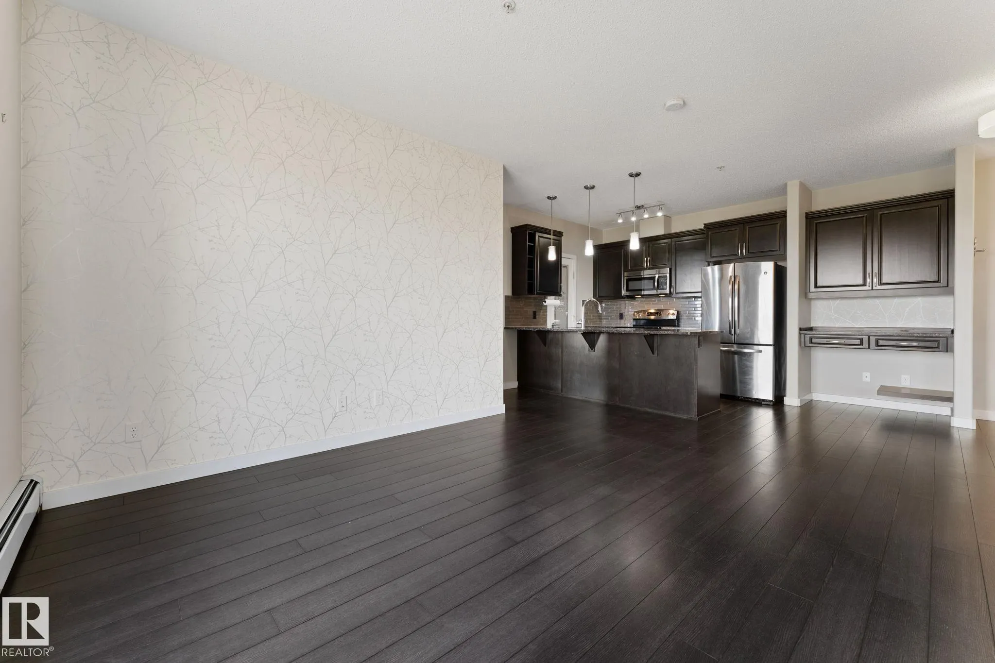 507 ALBANY Way