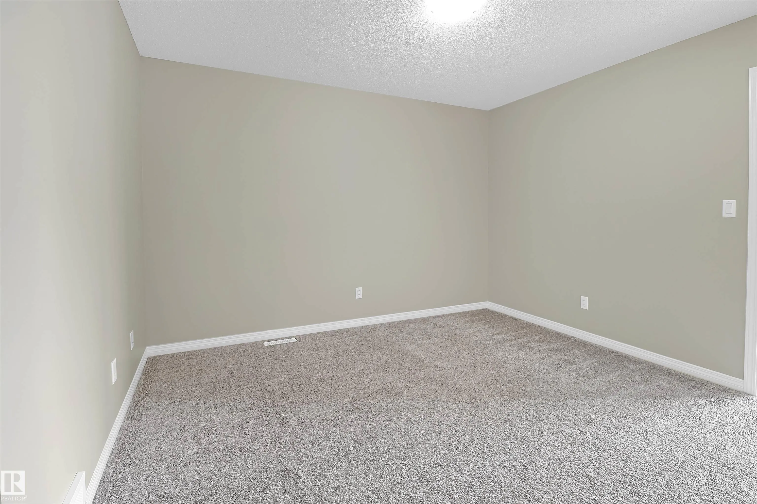 756 EAGLESON Crescent