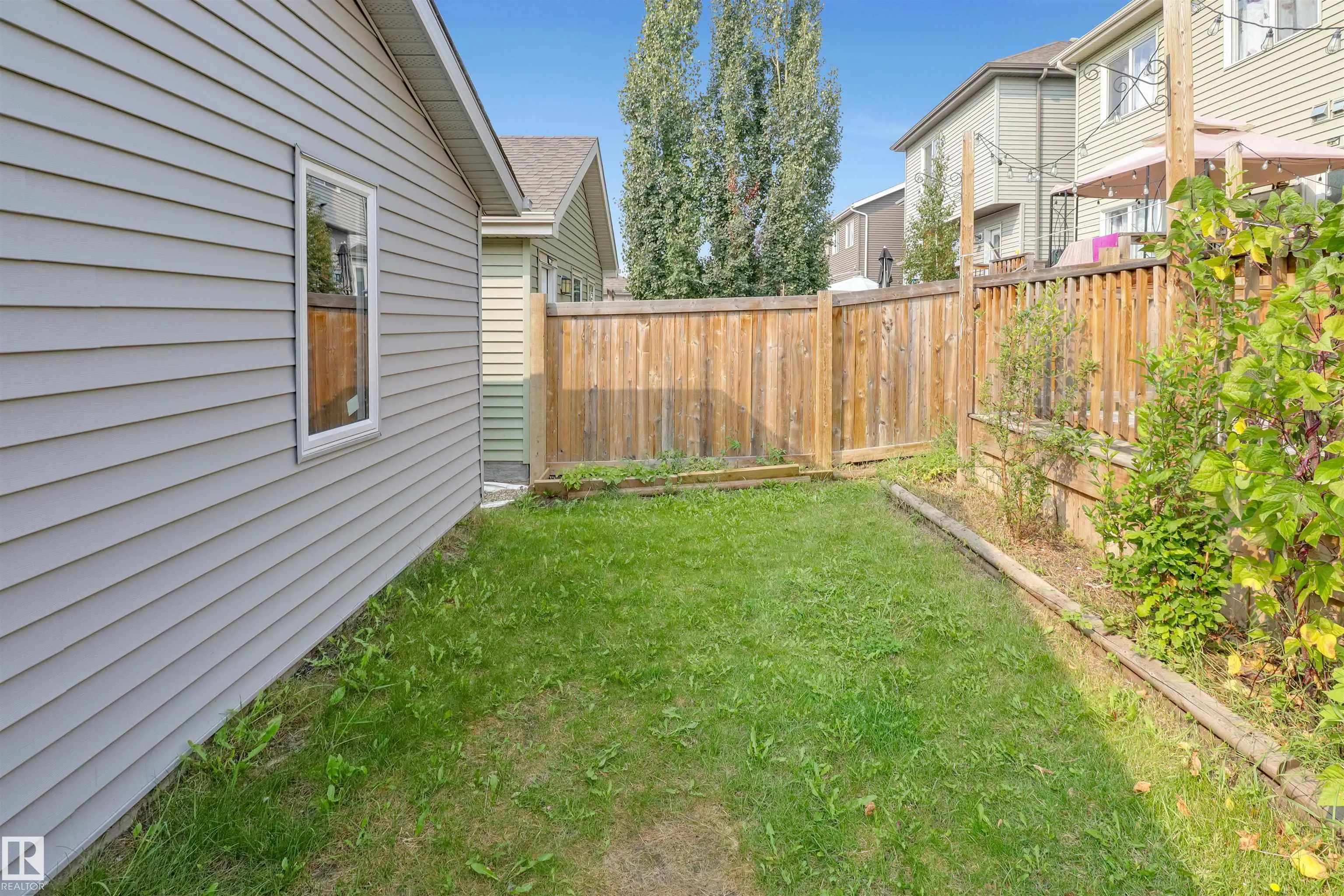 756 EAGLESON Crescent