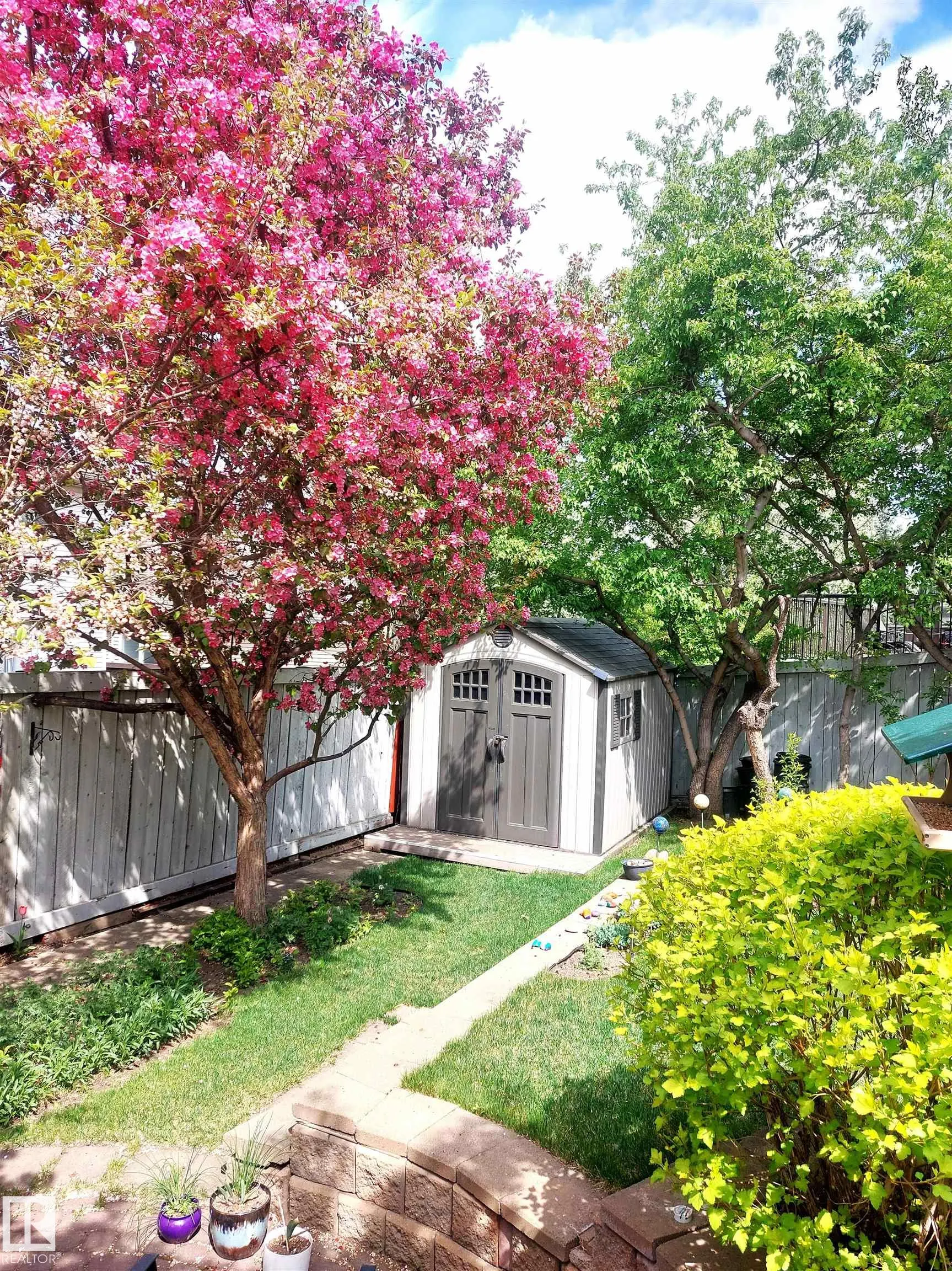 28 KIRKWOOD Drive