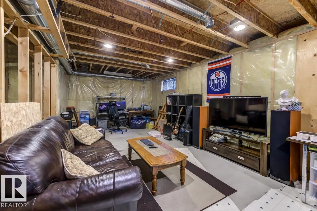 28 KIRKWOOD Drive
