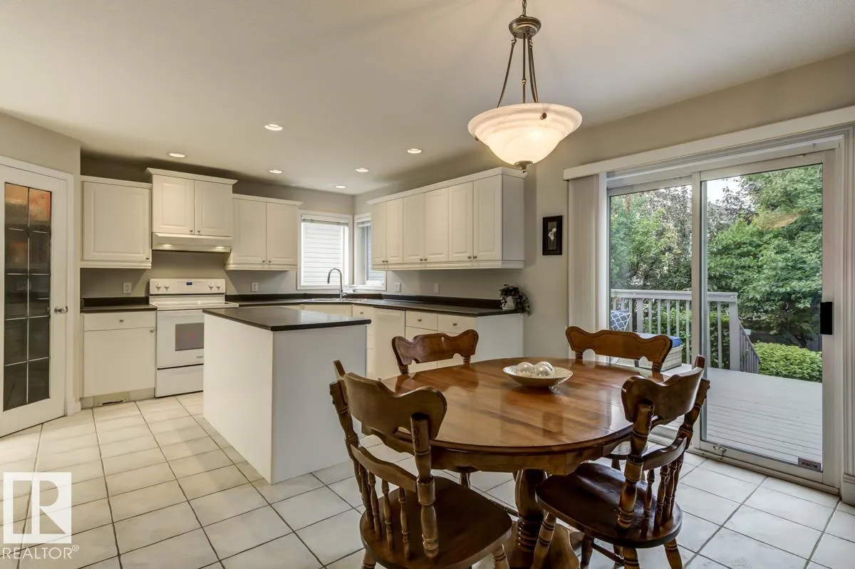 28 KIRKWOOD Drive