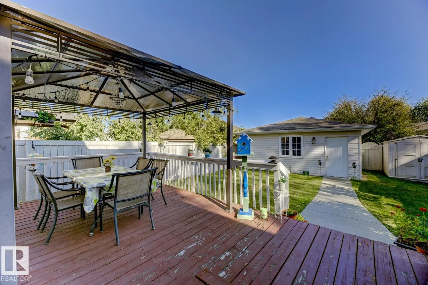 657 GLENWRIGHT Crescent