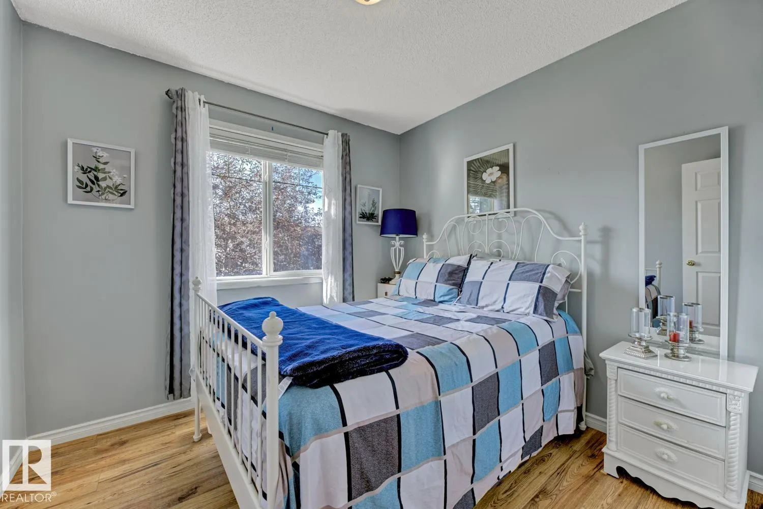 657 GLENWRIGHT Crescent