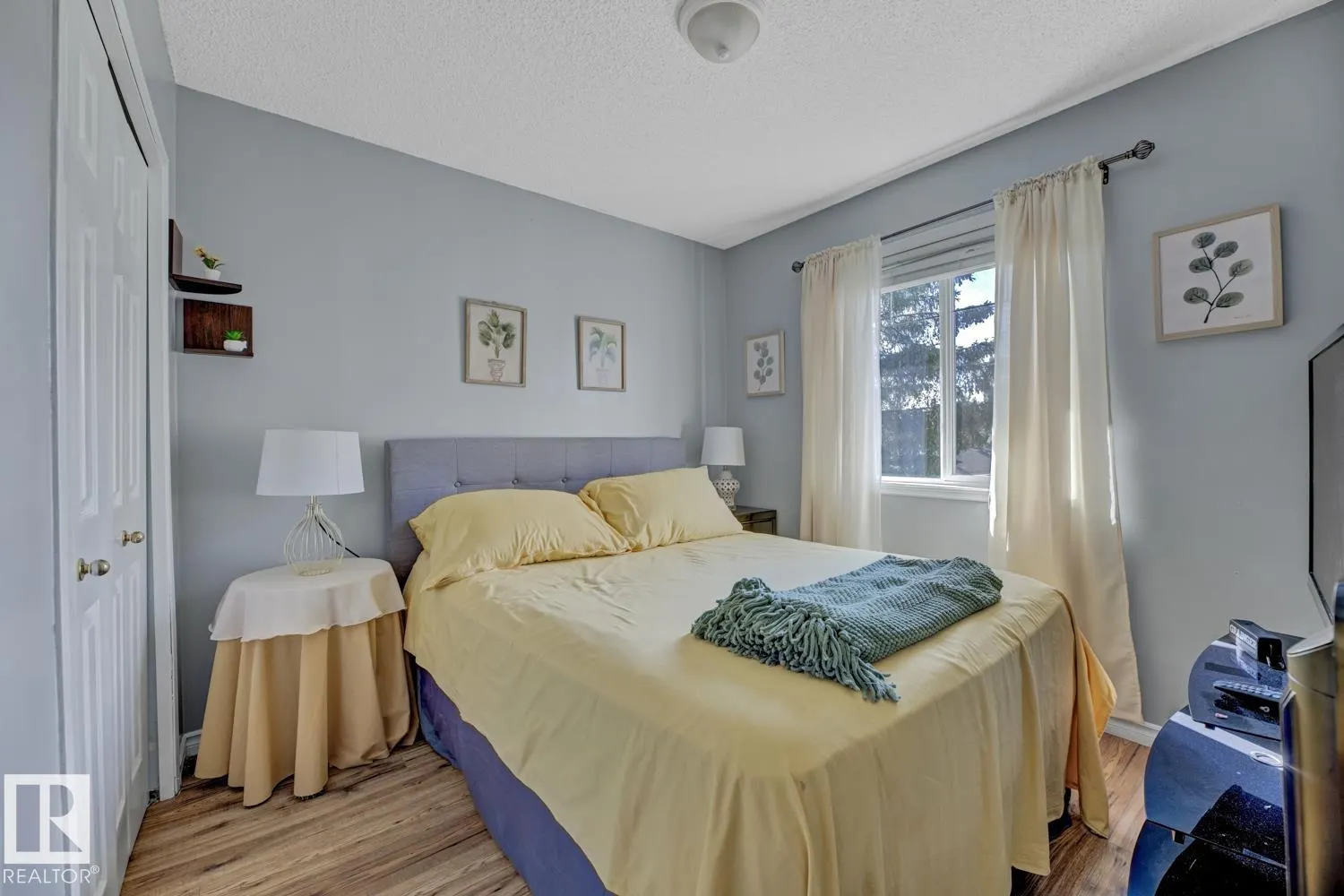657 GLENWRIGHT Crescent