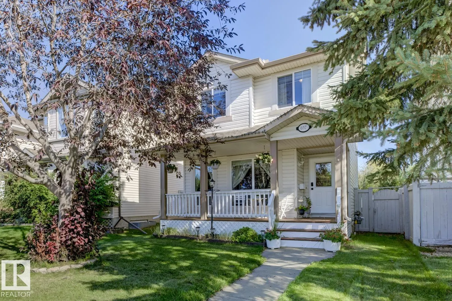 657 GLENWRIGHT Crescent