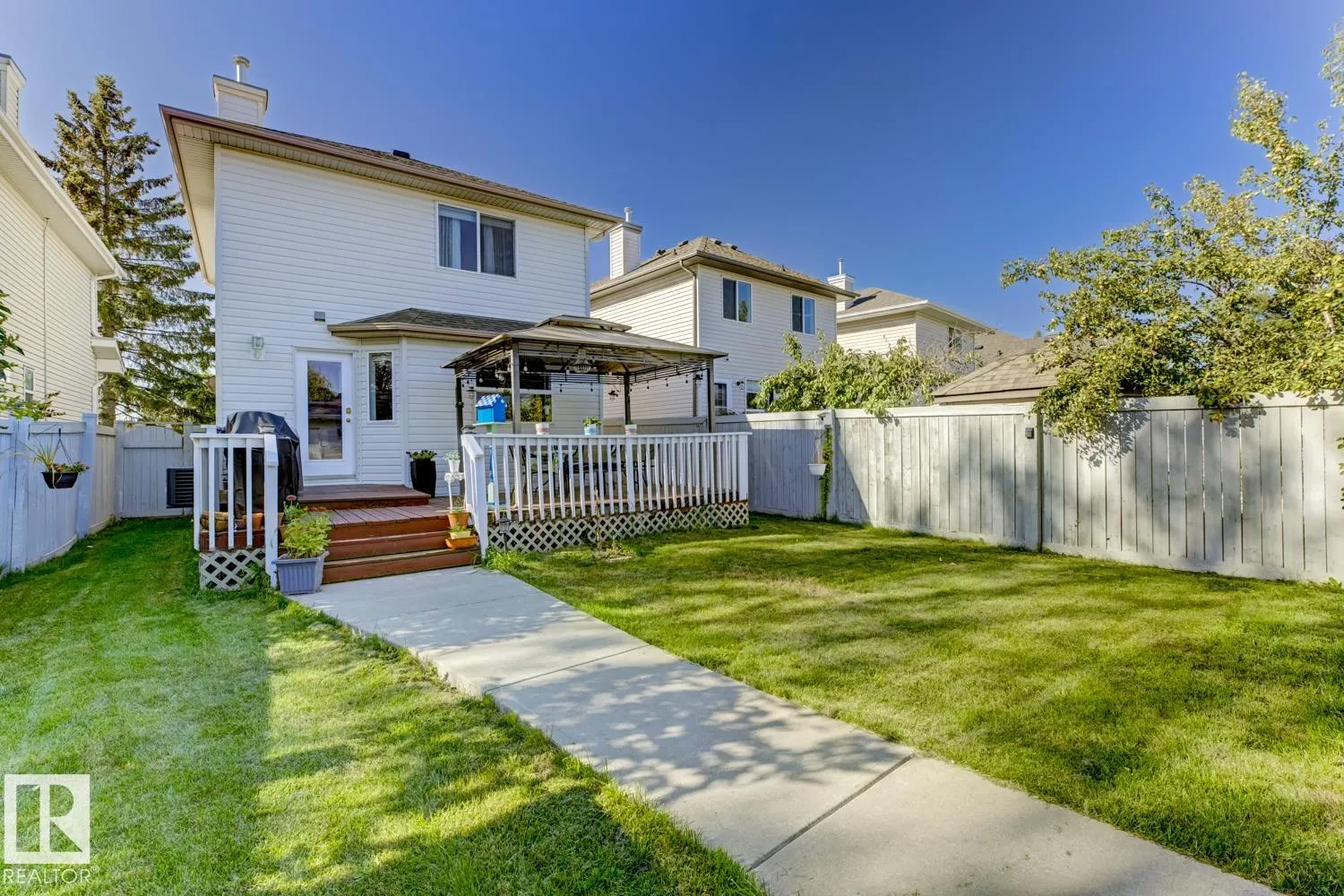 657 GLENWRIGHT Crescent