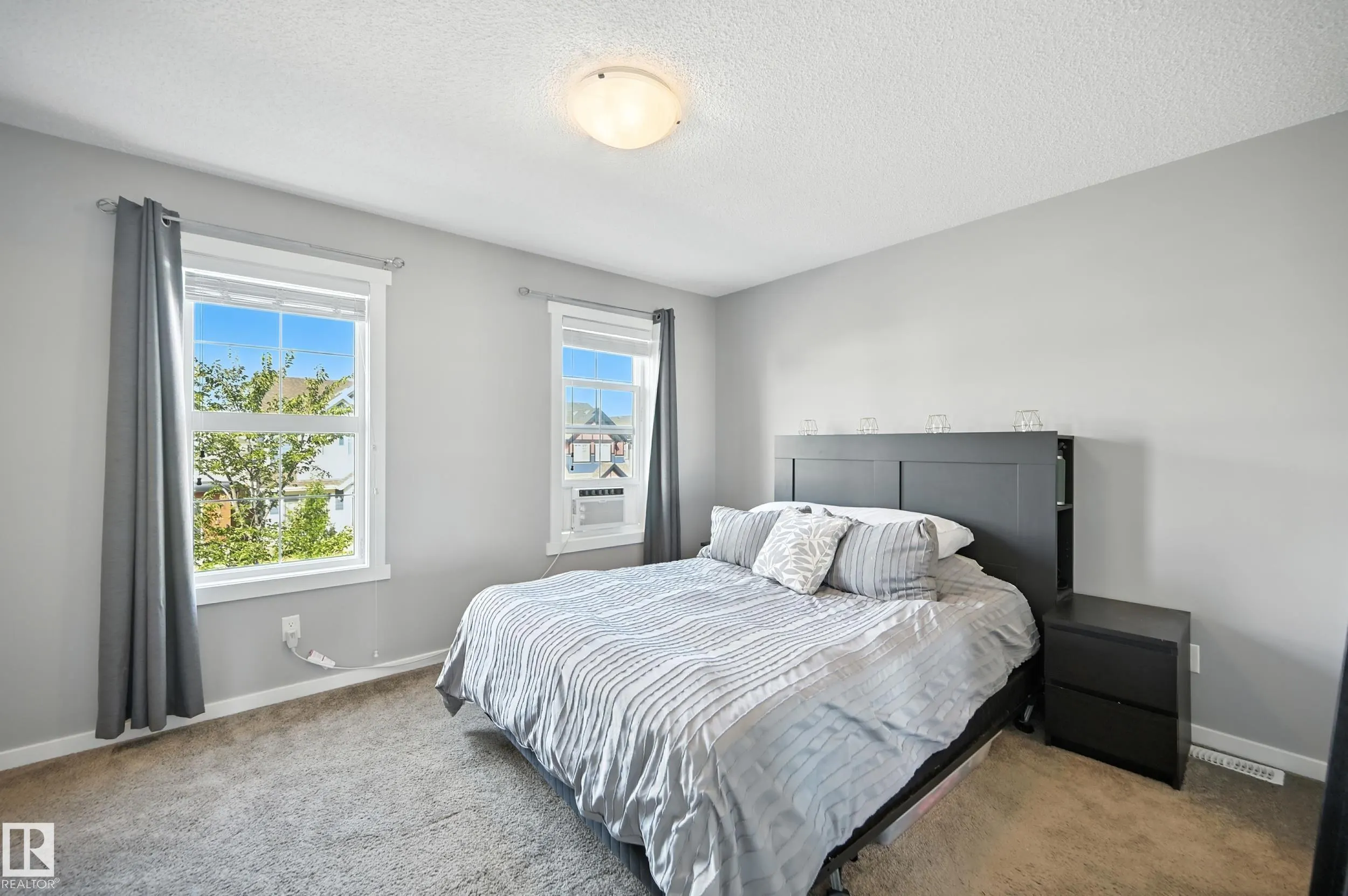 2677 MAPLE Way