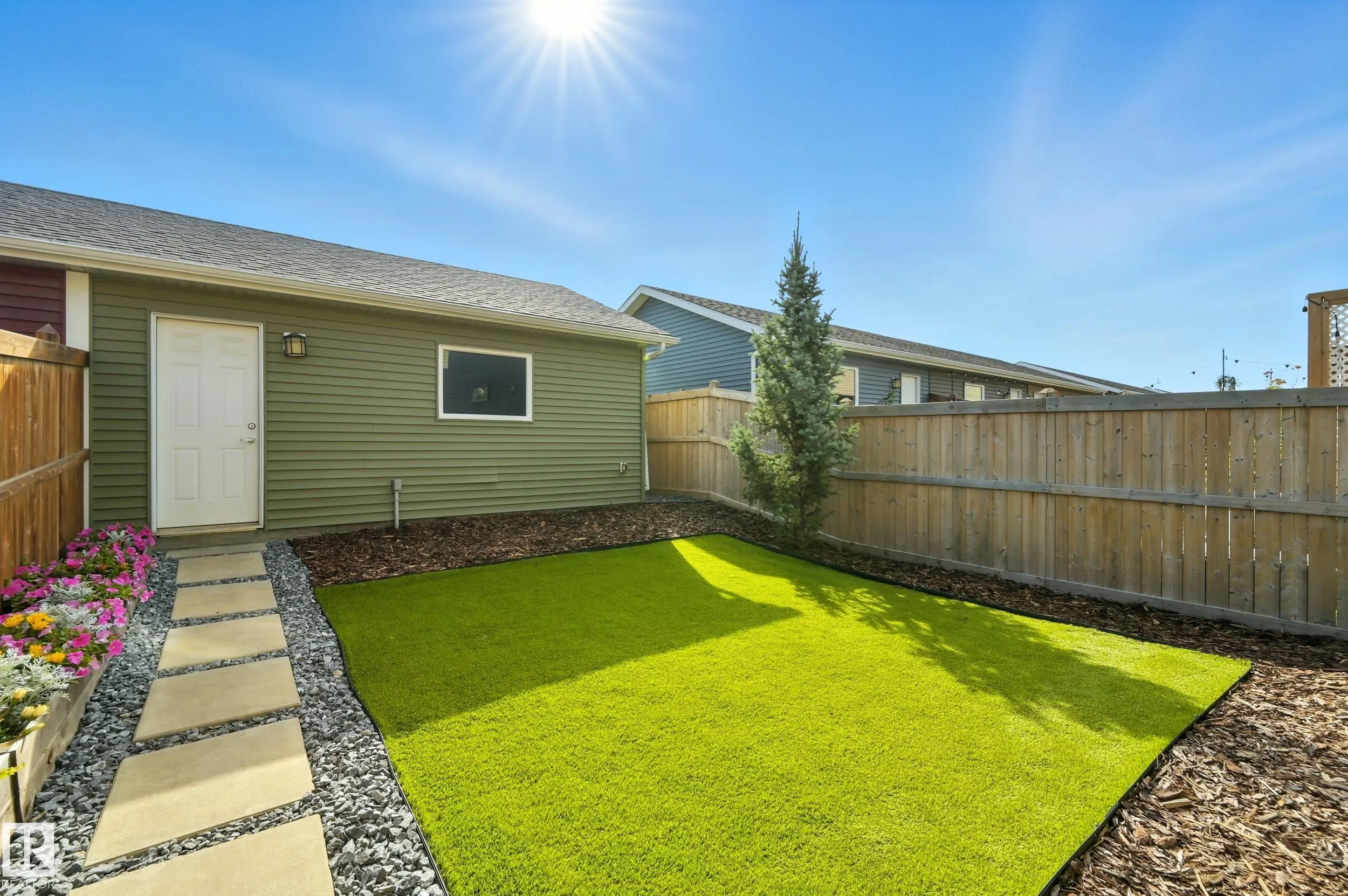2677 MAPLE Way