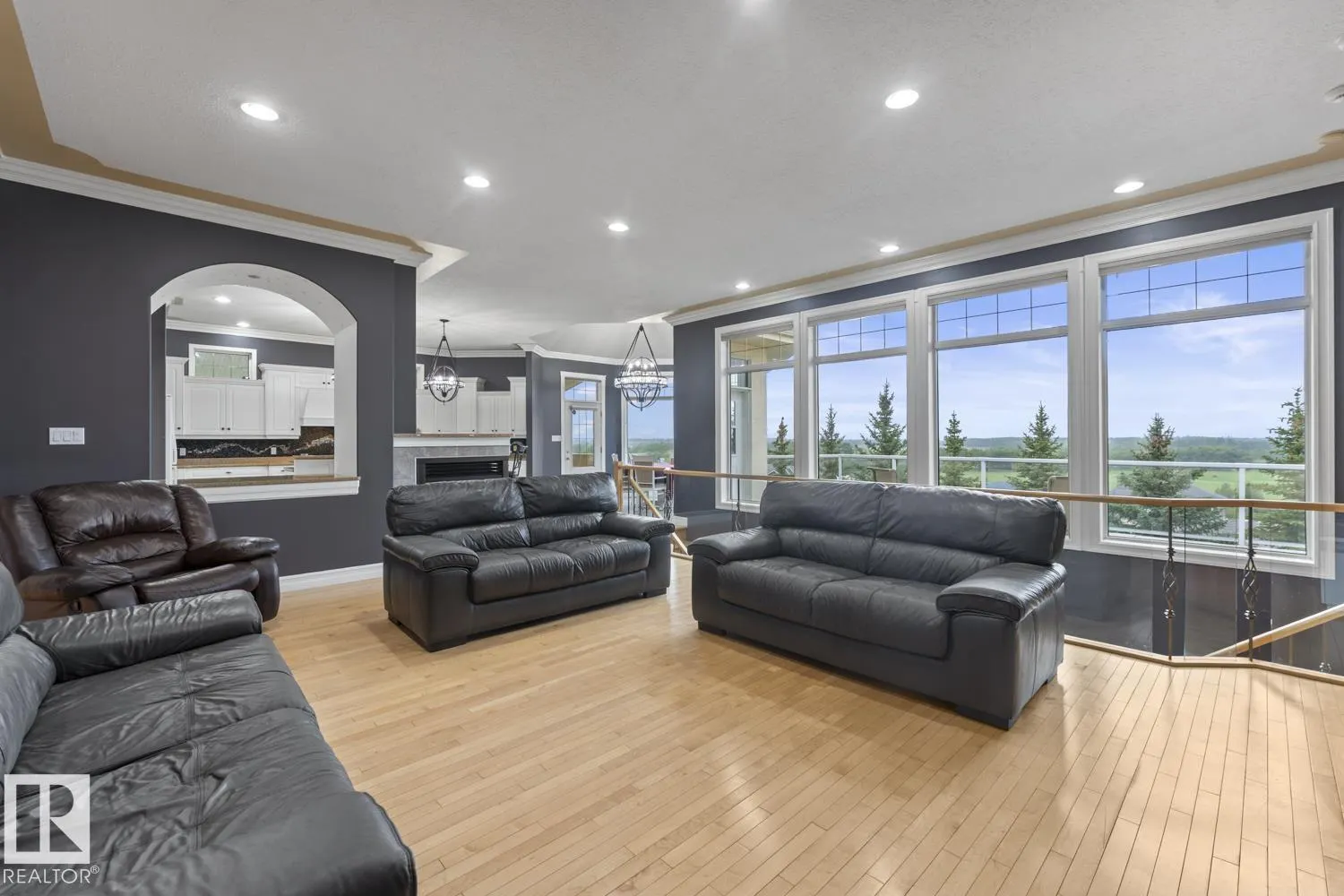 3006 WAYNE Way