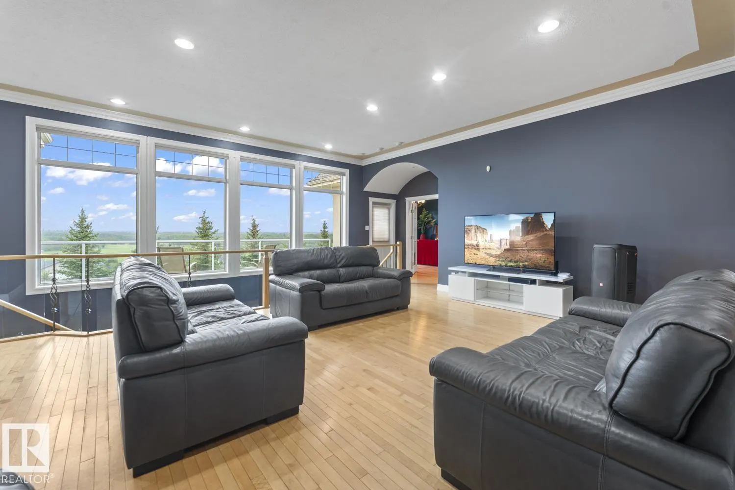 3006 WAYNE Way
