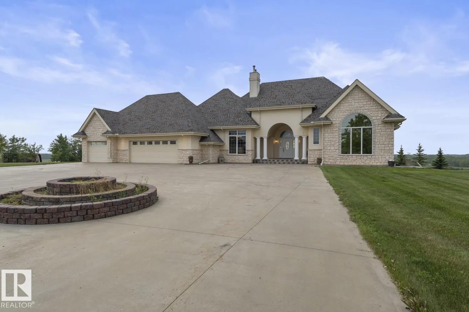 3006 WAYNE Way