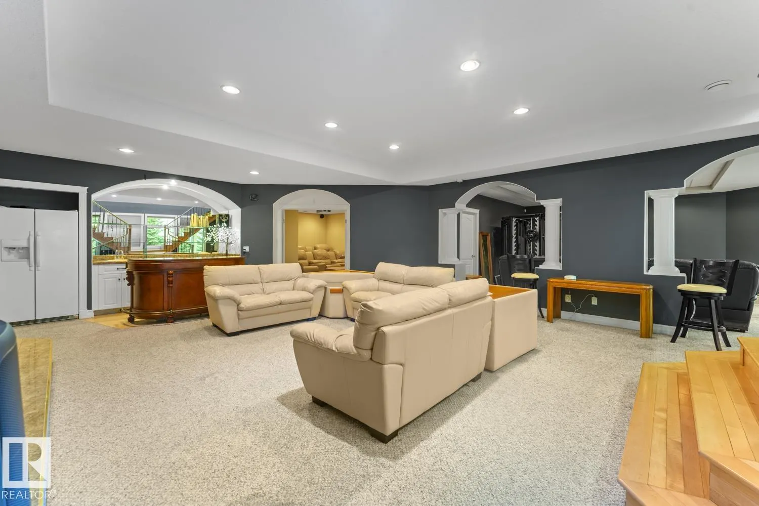 3006 WAYNE Way