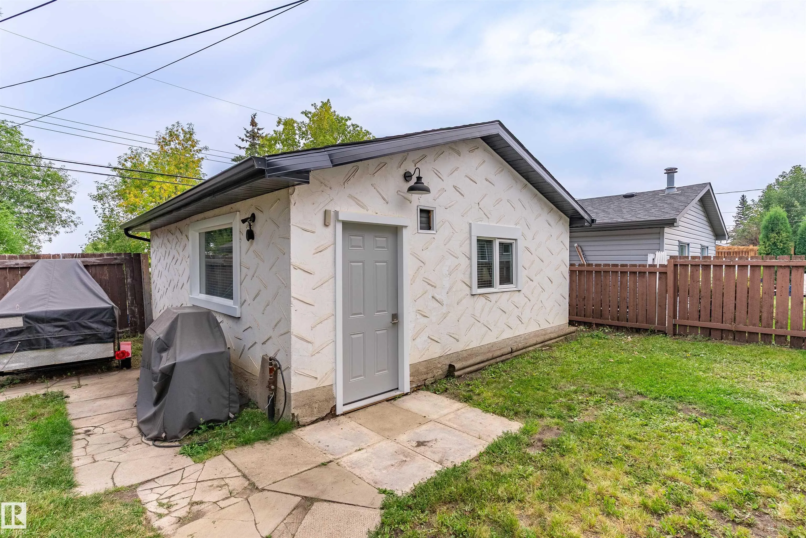 23 LINDEN Street