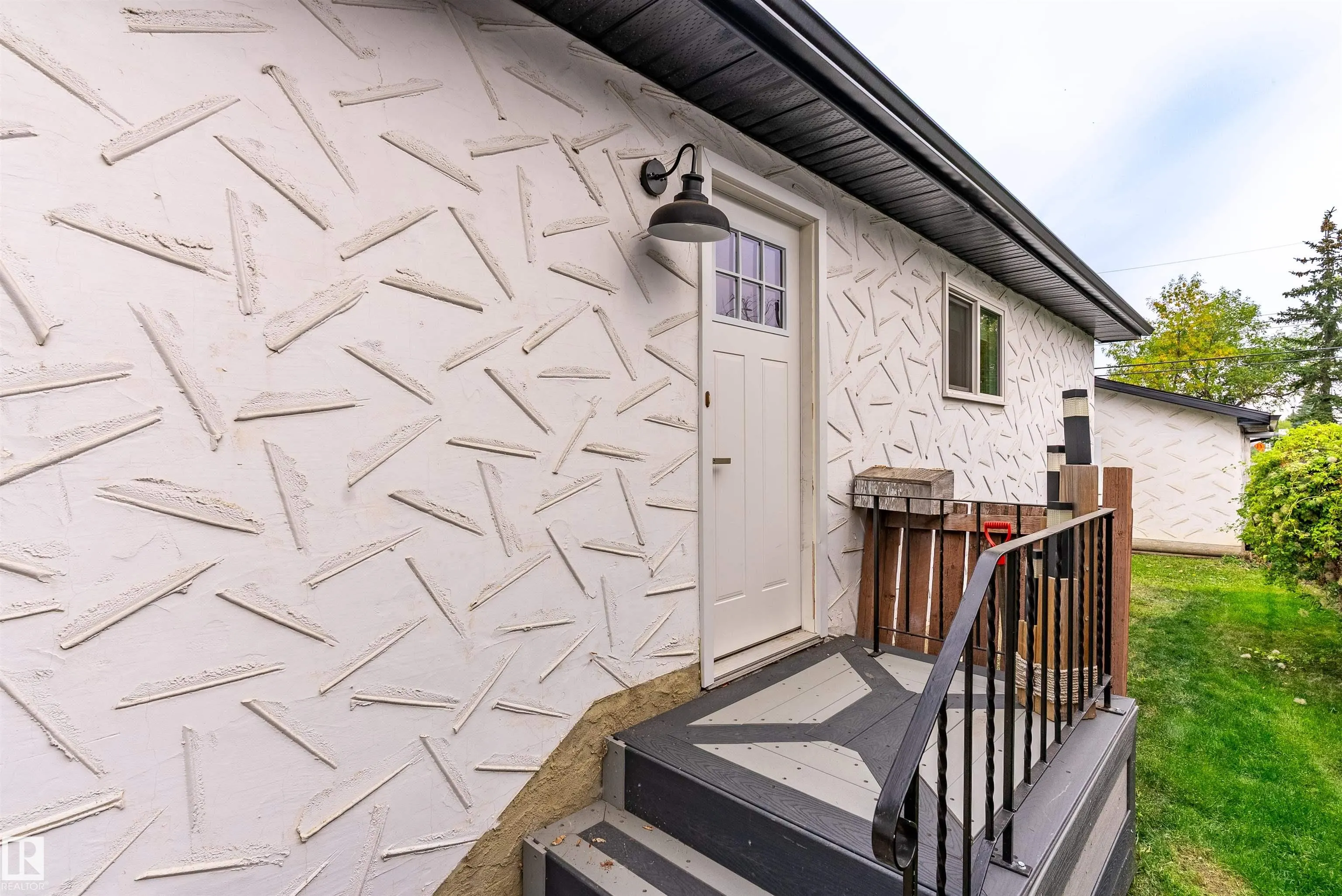 23 LINDEN Street