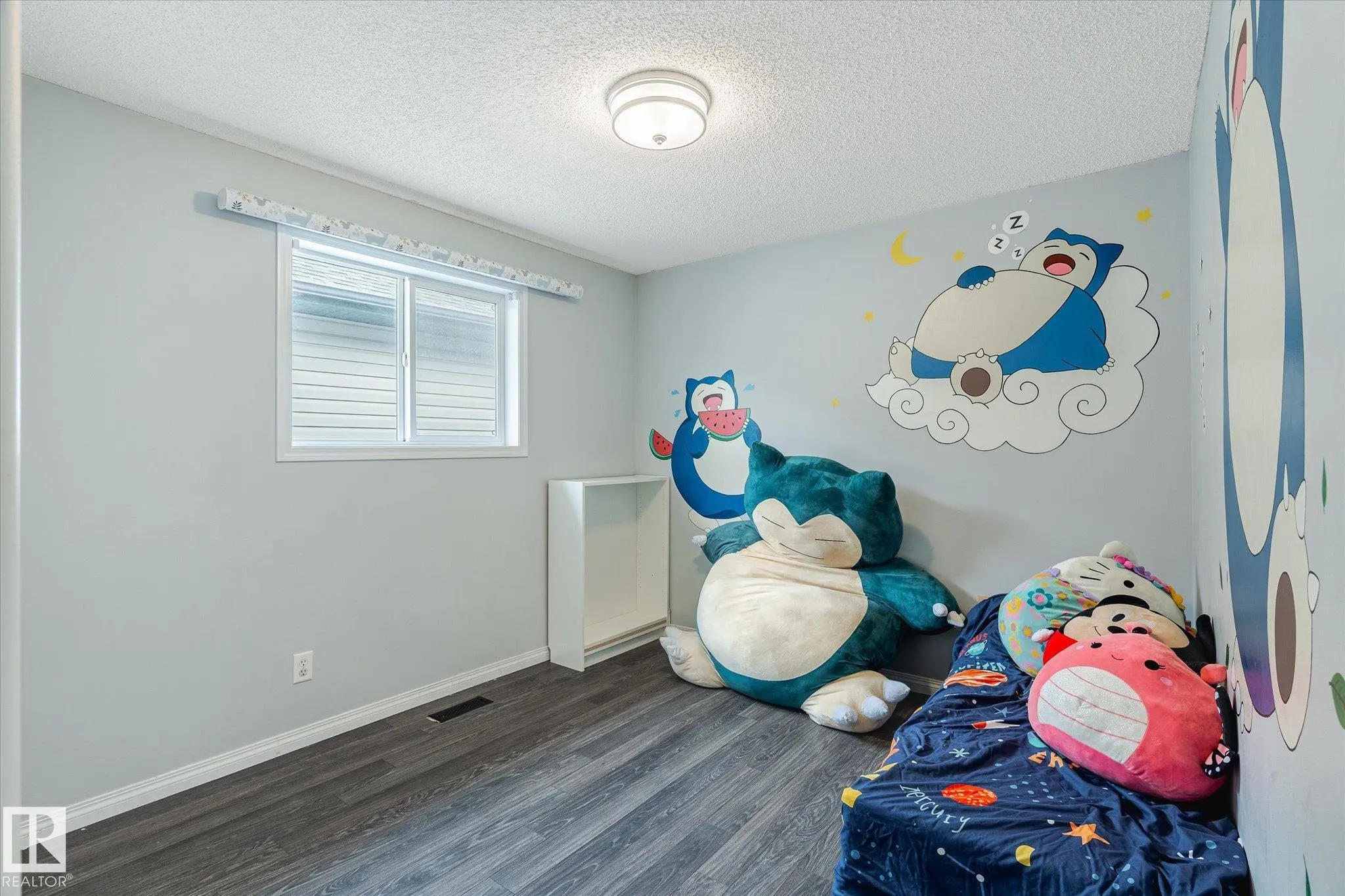 17707 90 Street