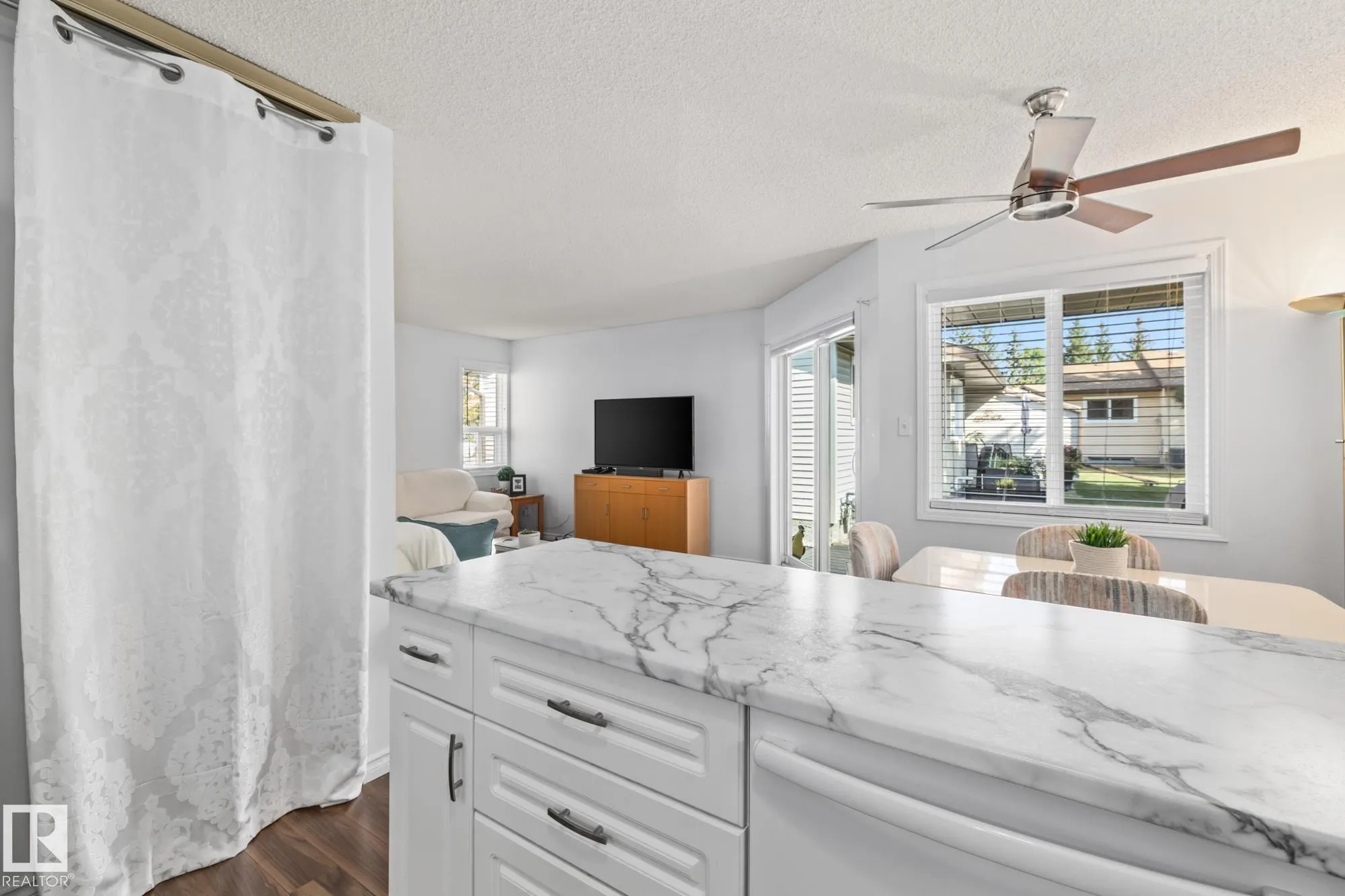 27 PINEVIEW HORIZON Village