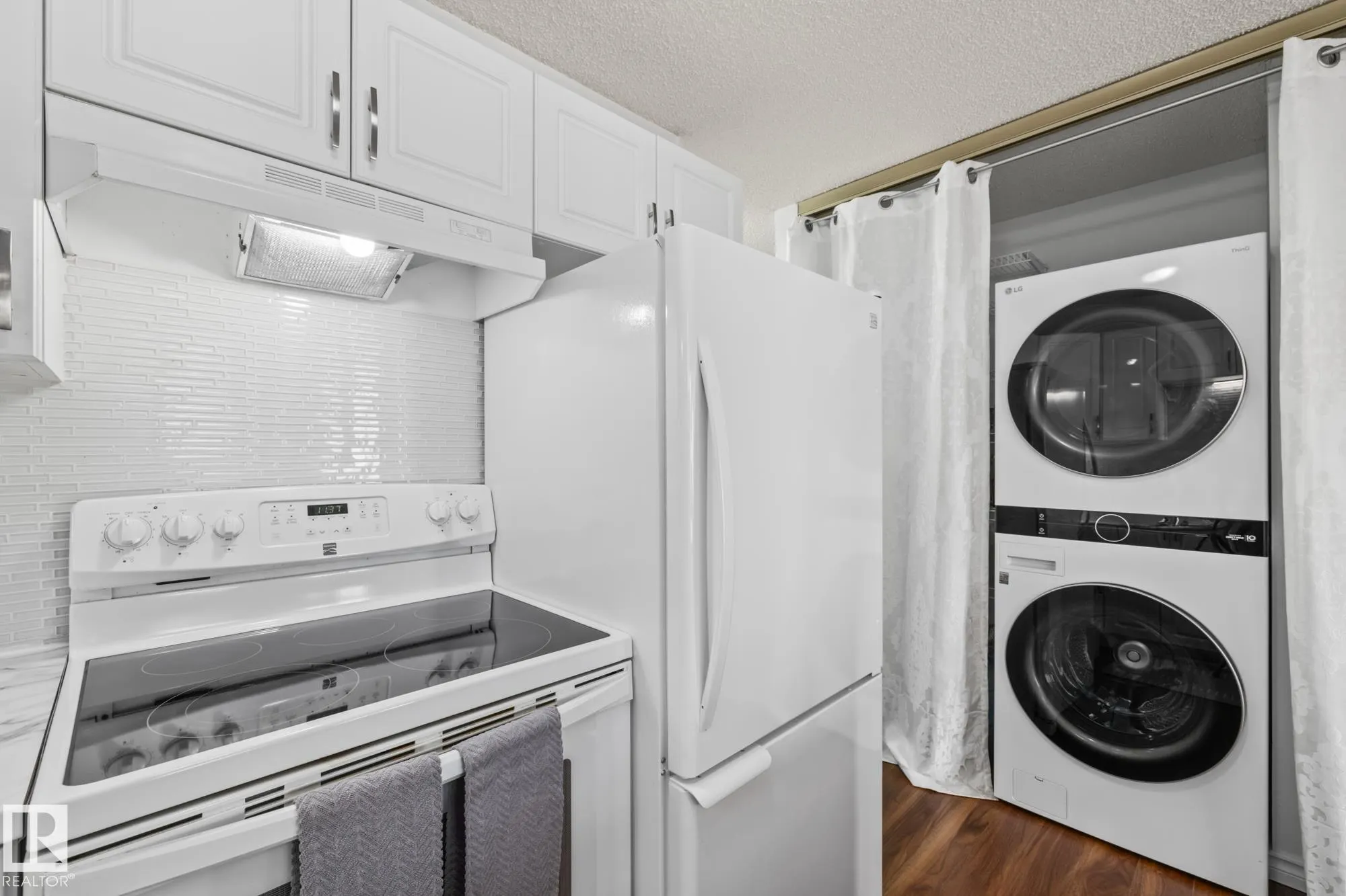 27 PINEVIEW HORIZON Village