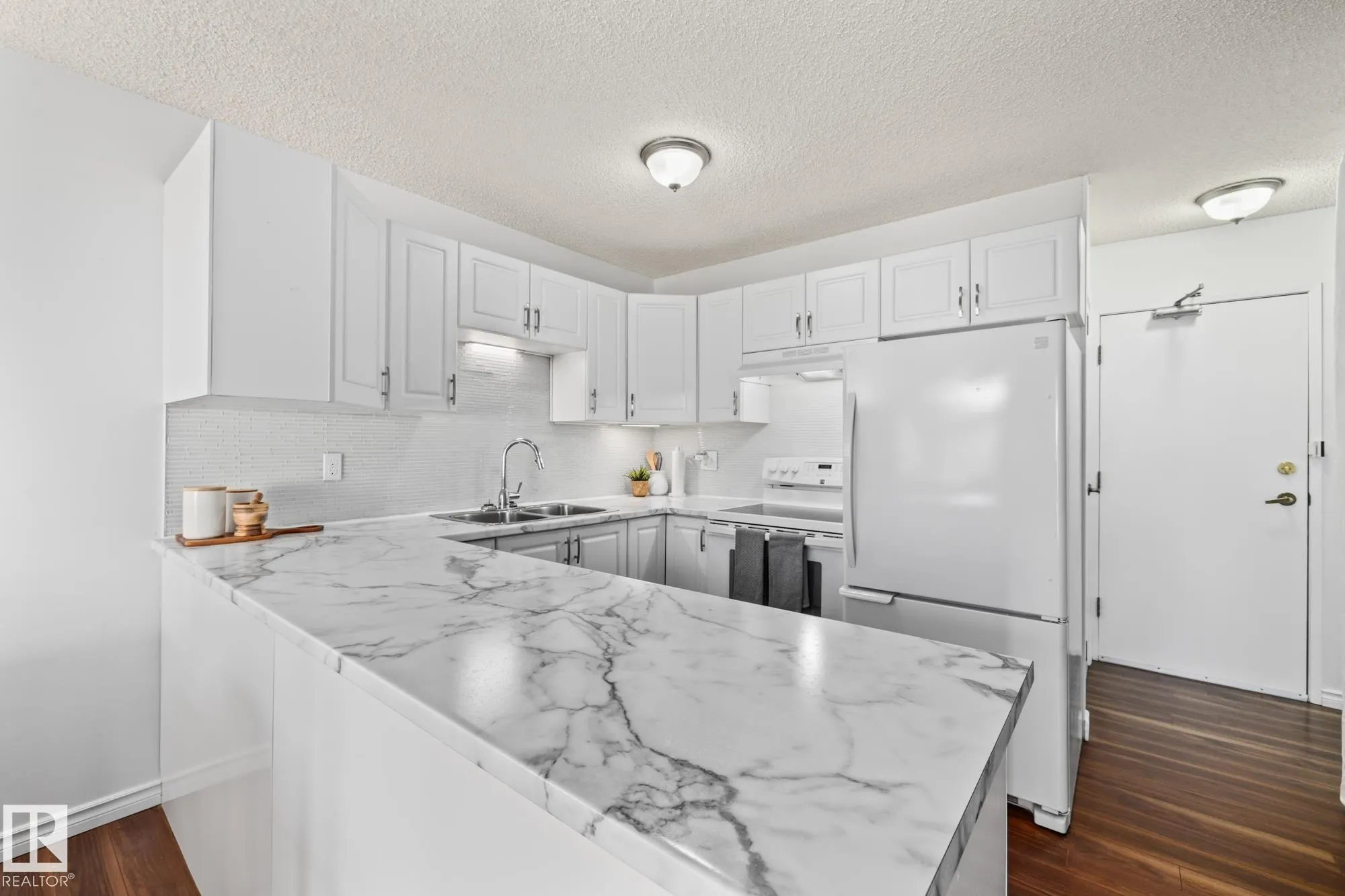27 PINEVIEW HORIZON Village