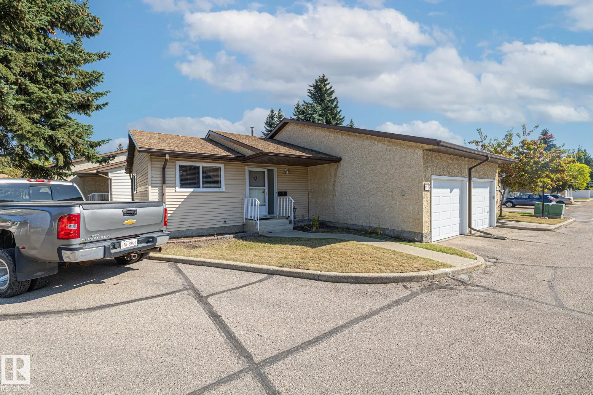 27 PINEVIEW HORIZON Village