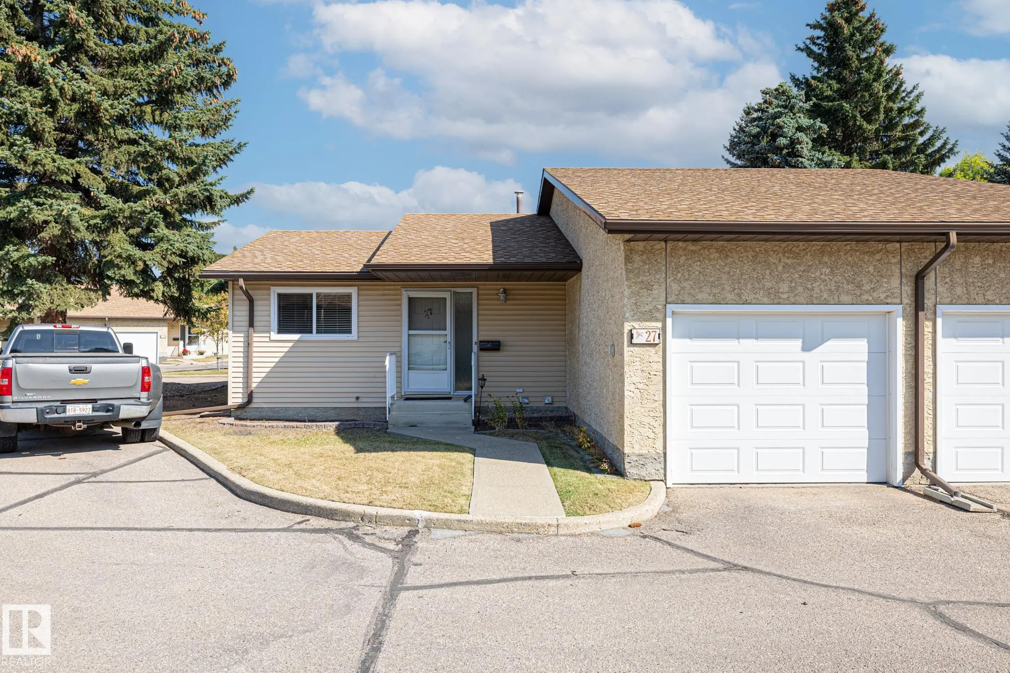 27 PINEVIEW HORIZON Village