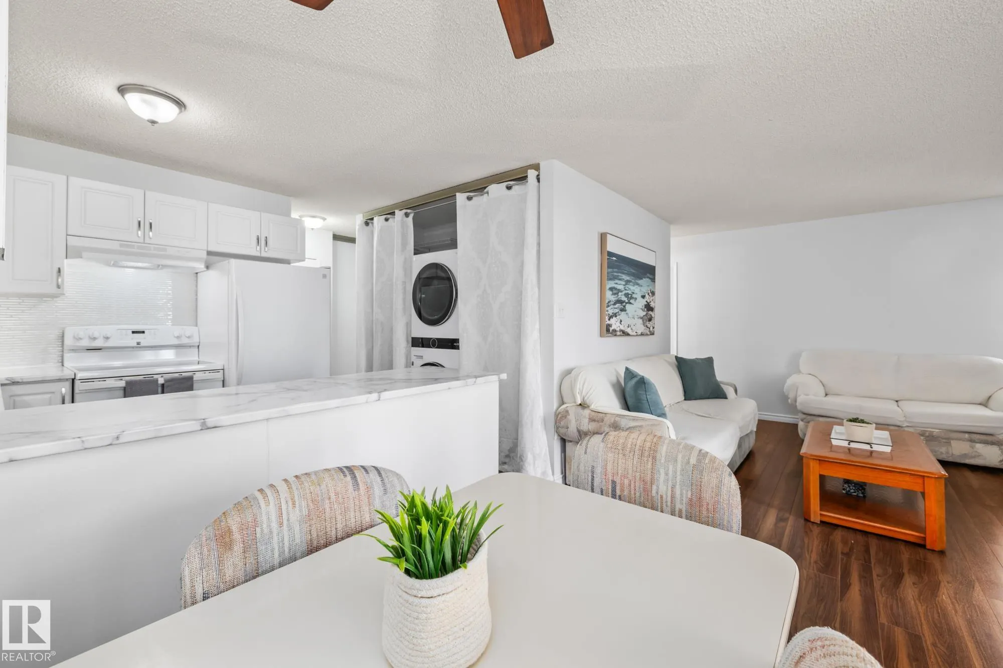 27 PINEVIEW HORIZON Village