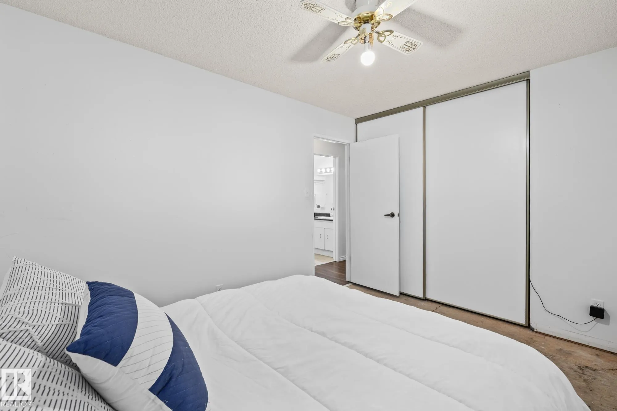 27 PINEVIEW HORIZON Village
