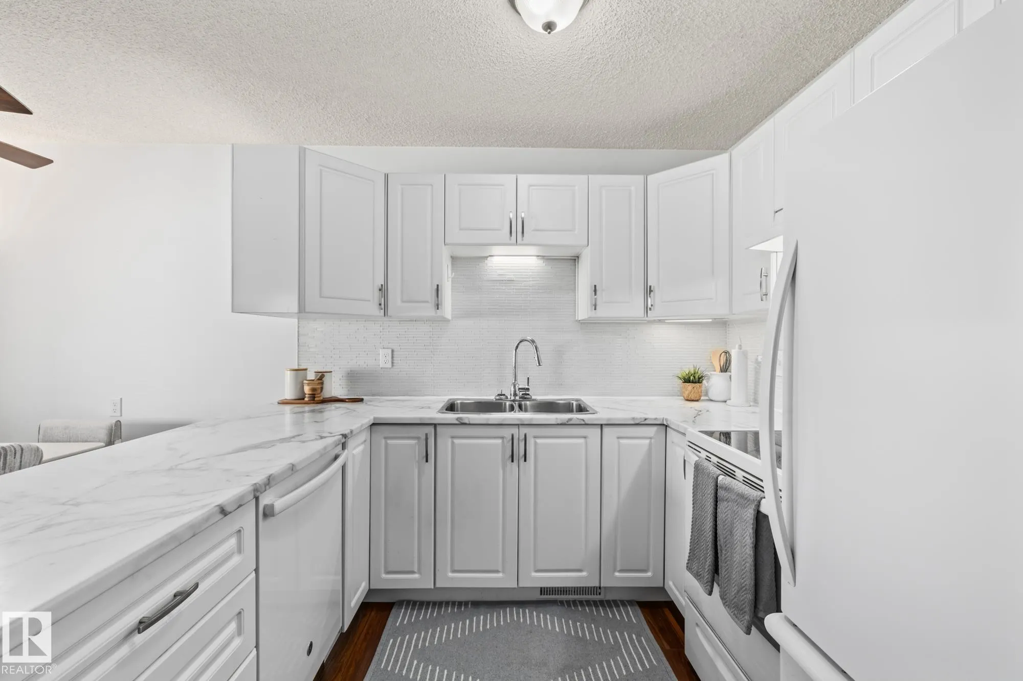 27 PINEVIEW HORIZON Village