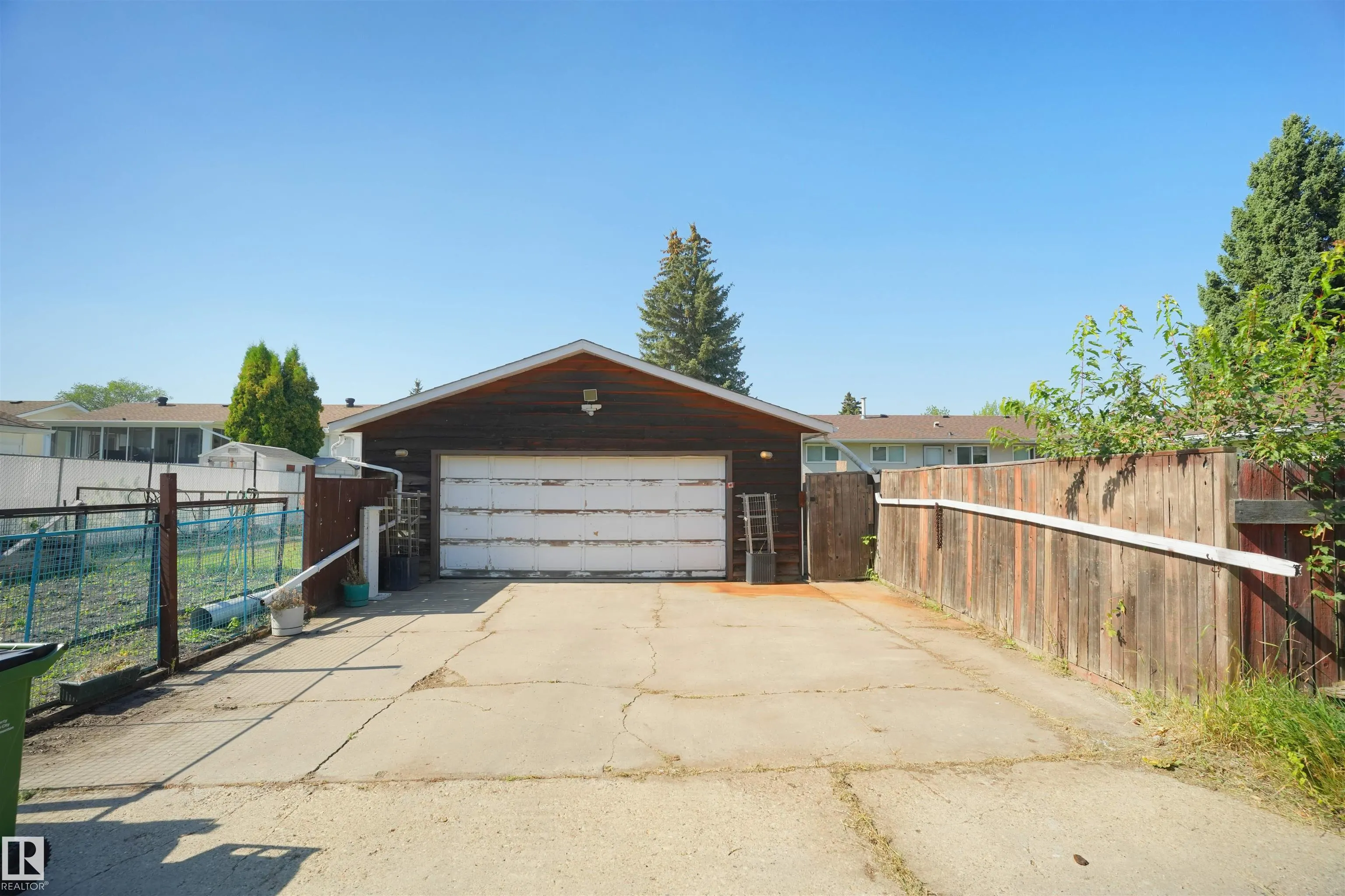 1415 80 Street