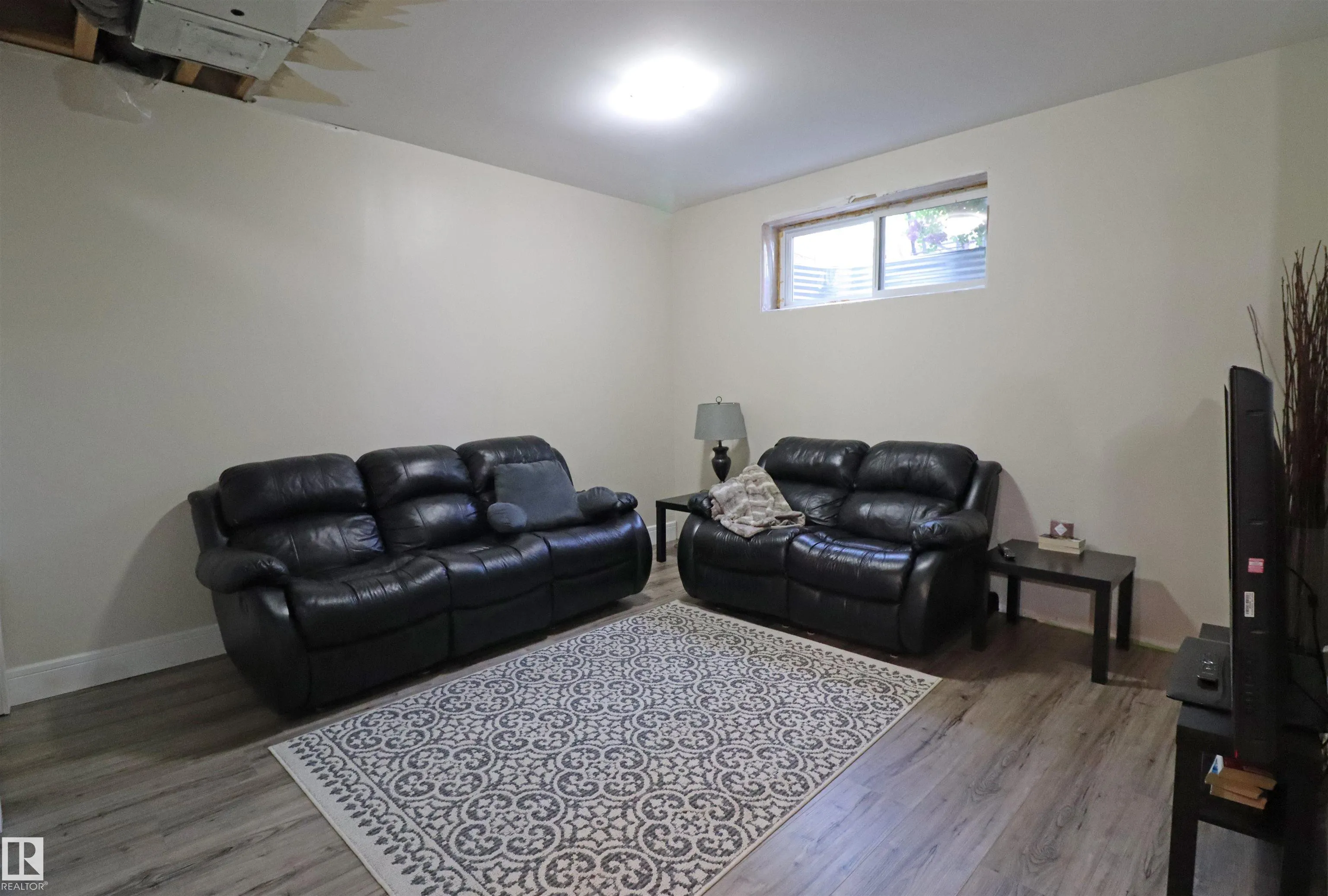 24 Henderson Landing