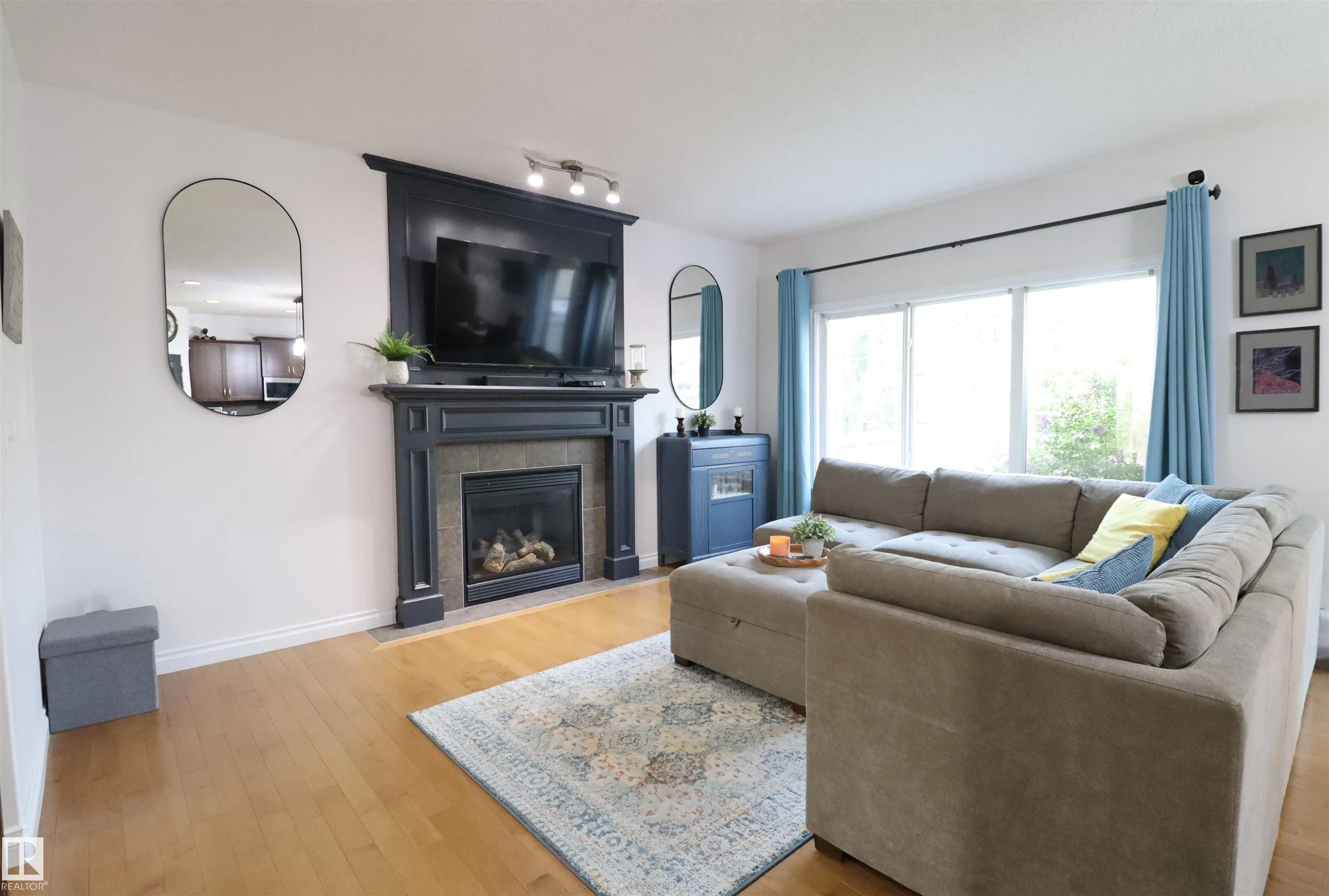 24 Henderson Landing