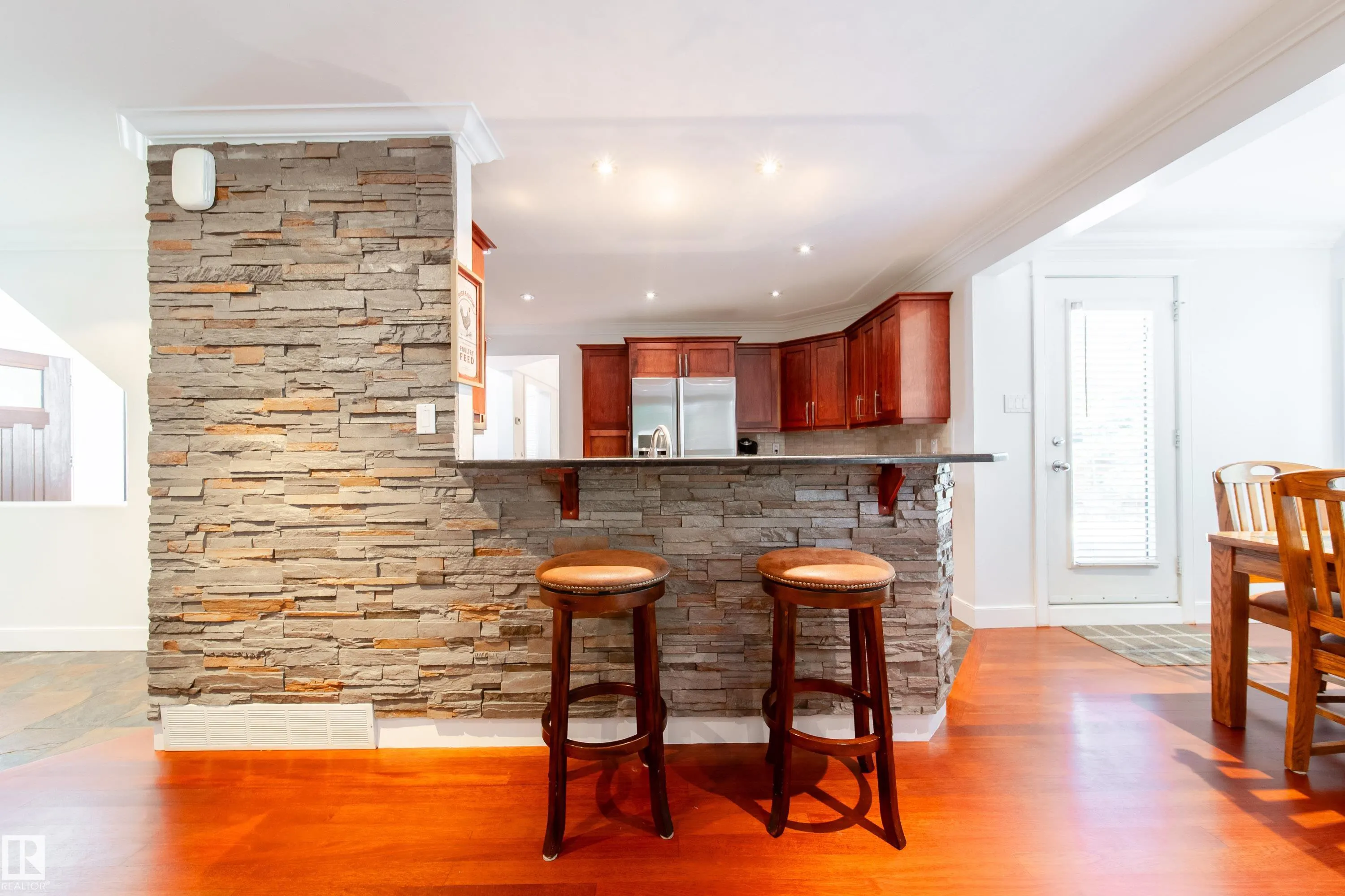 89 DUFFERIN Street